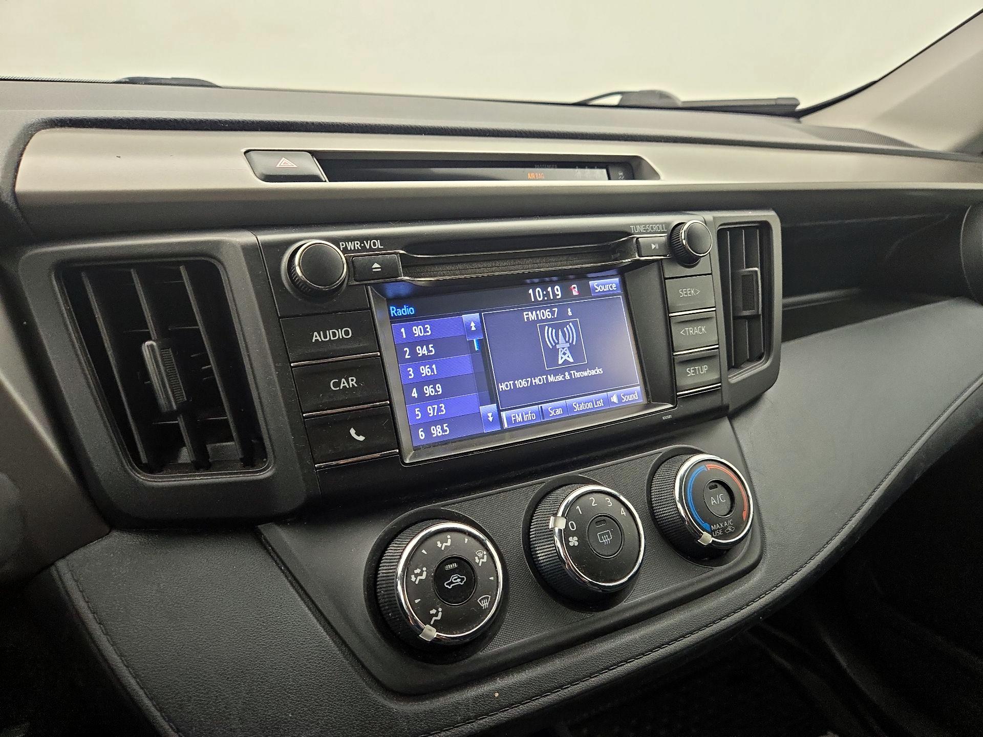 Thumbnail: 2018 Toyota RAV4 - 15