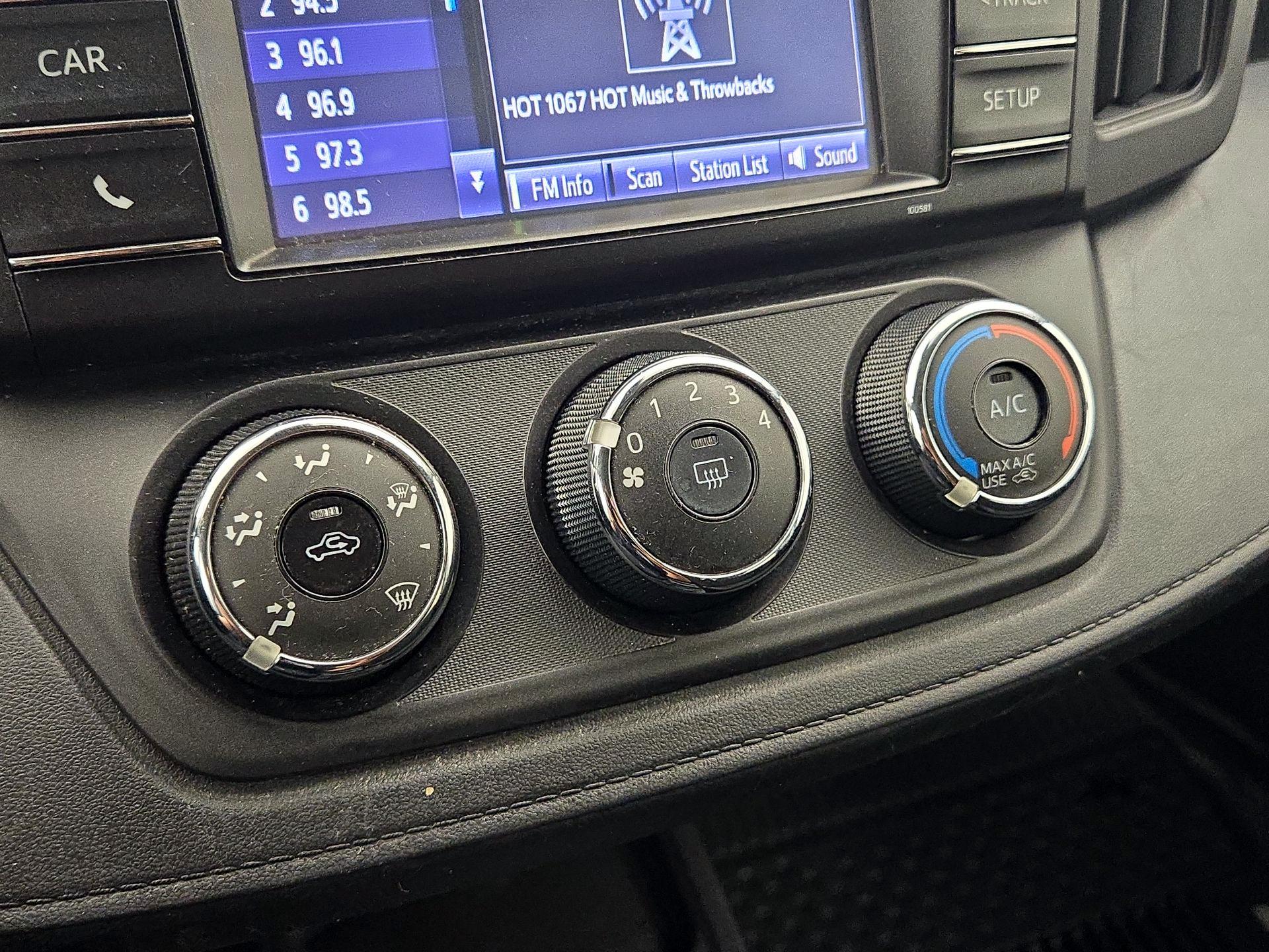 Thumbnail: 2018 Toyota RAV4 - 16