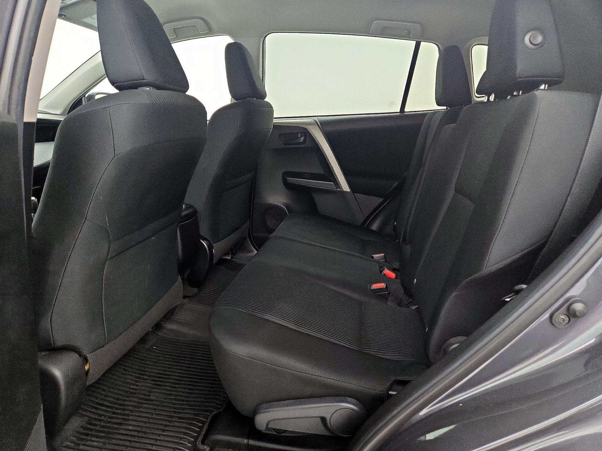 Thumbnail: 2018 Toyota RAV4 - 19