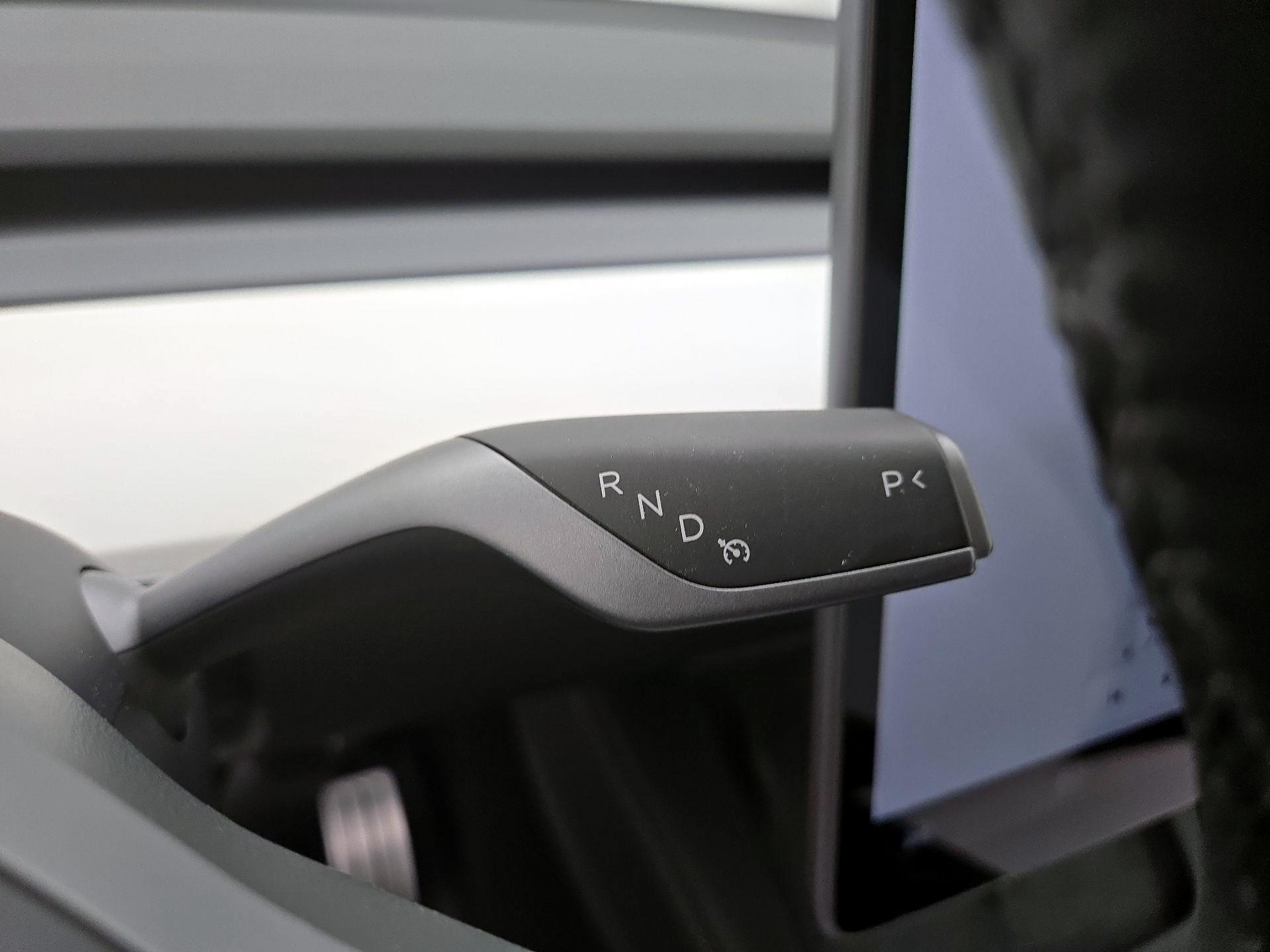 Thumbnail: 2025 Tesla Model Y - 17