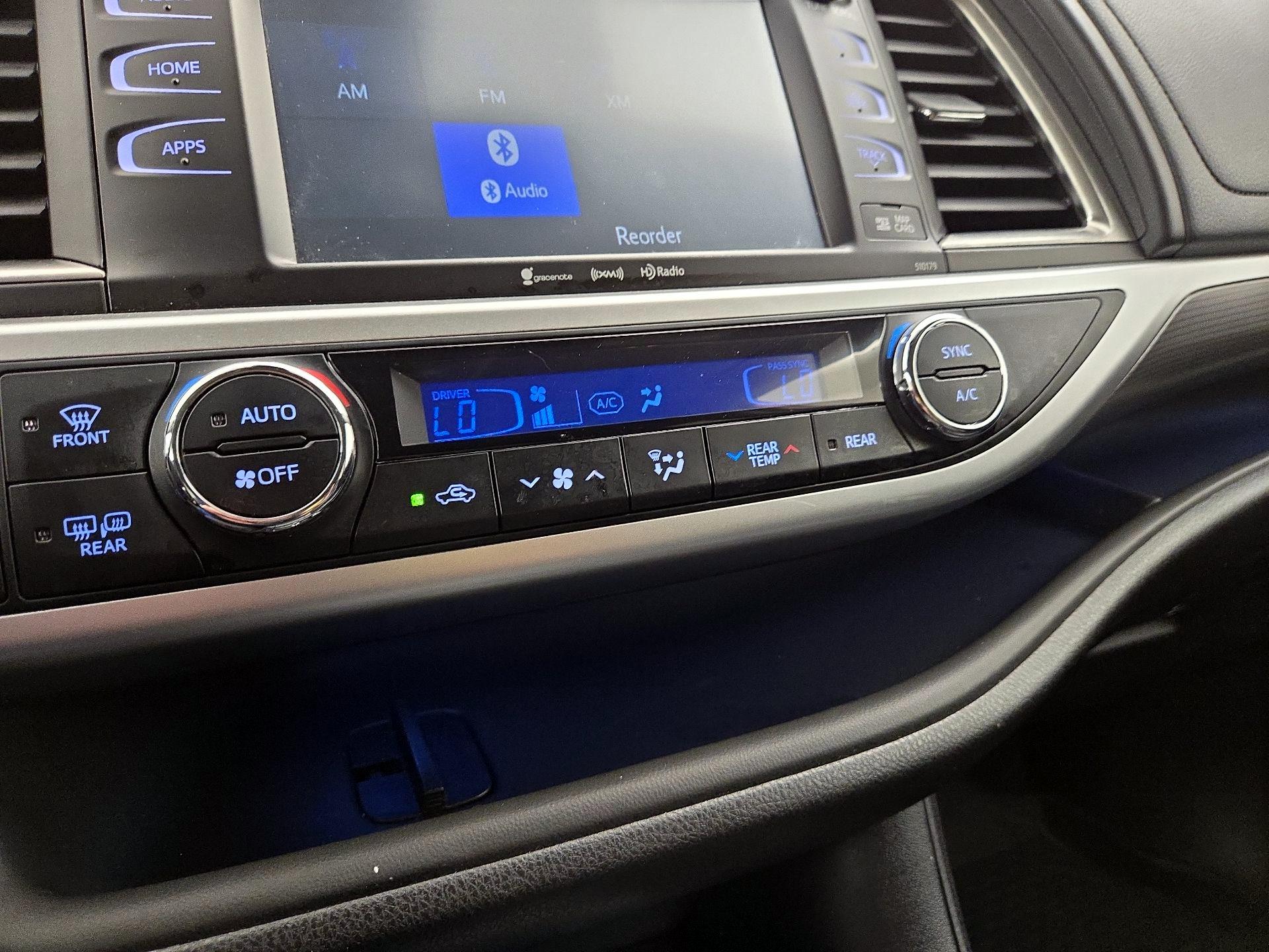 Thumbnail: 2018 Toyota Highlander - 17