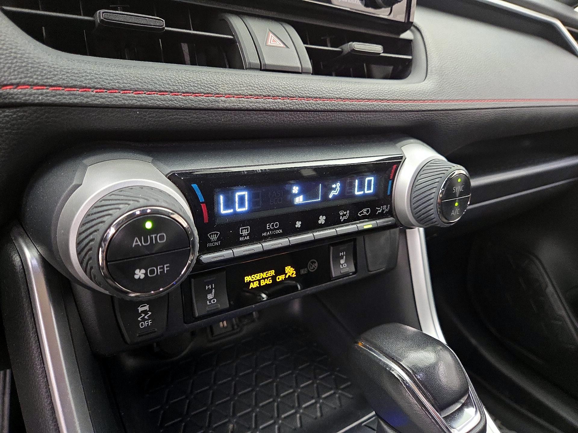 Thumbnail: 2022 Toyota RAV4 - 16