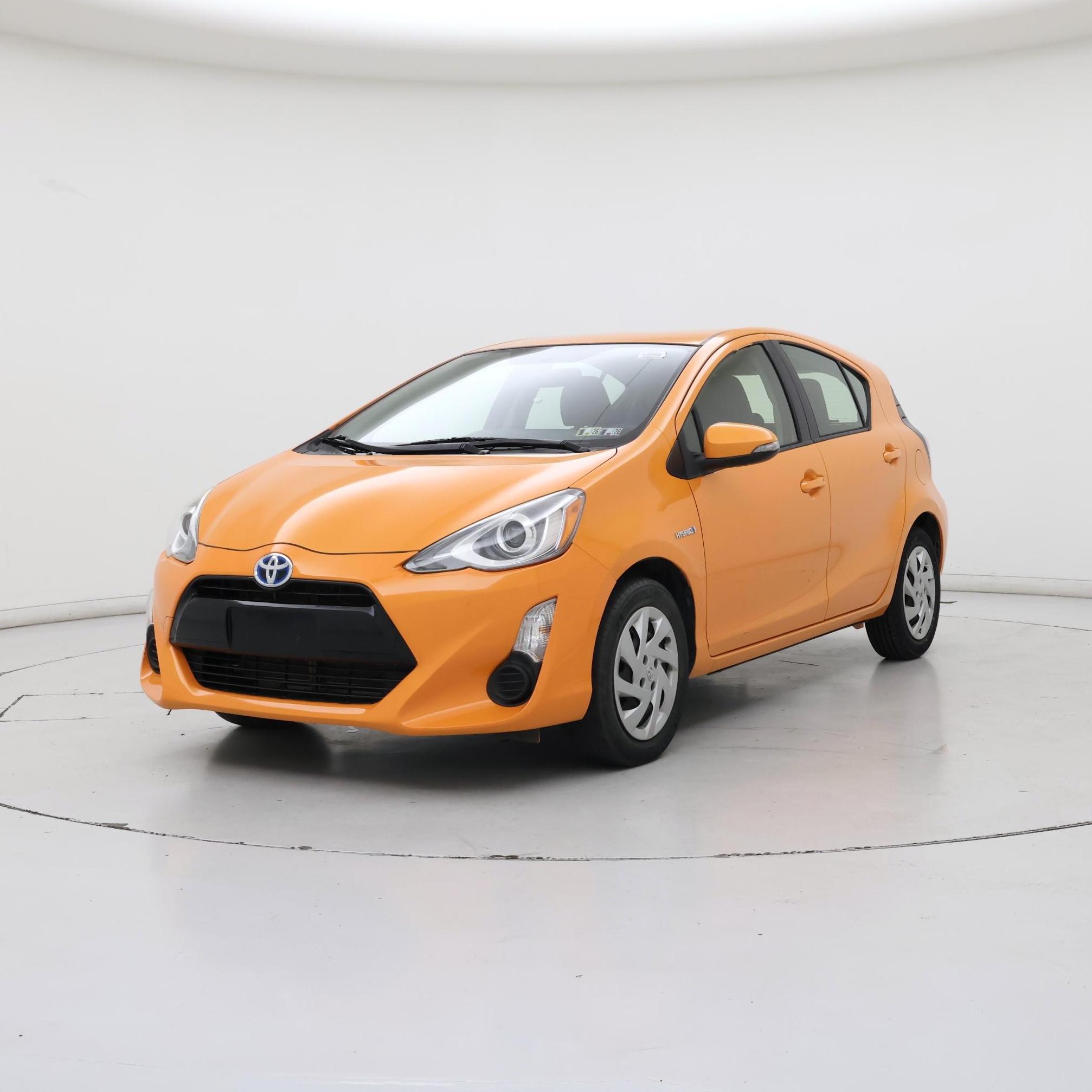 Thumbnail: 2015 Toyota Prius c - 4