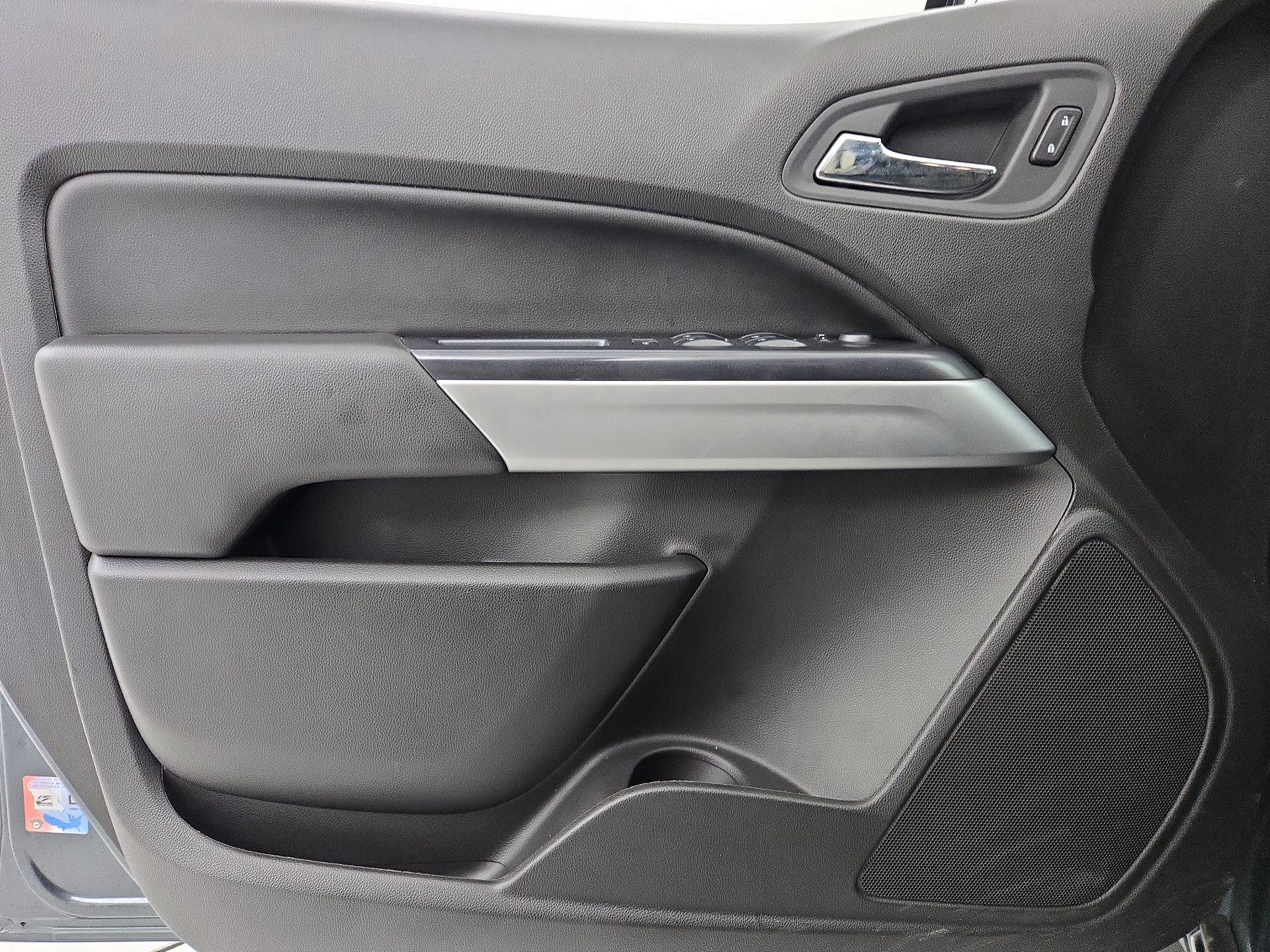 Thumbnail: 2015 Chevrolet Colorado - 12