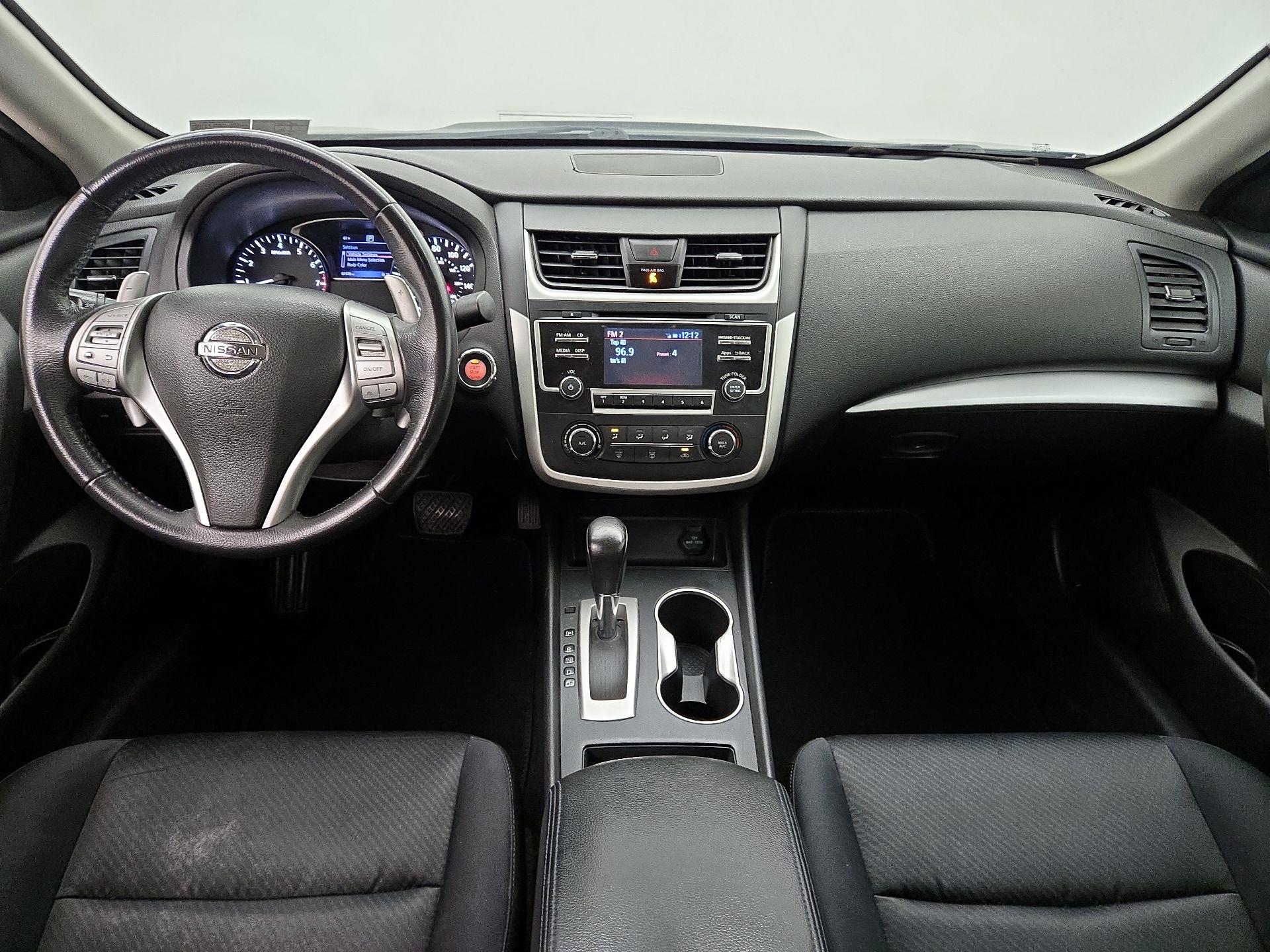 Thumbnail: 2016 Nissan Altima - 9
