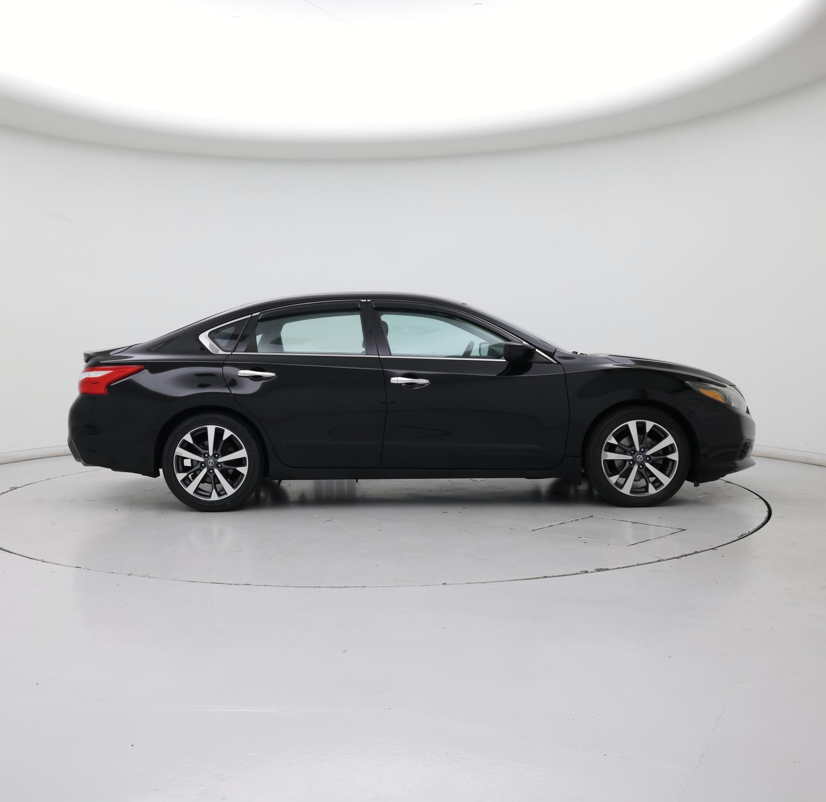 Thumbnail: 2016 Nissan Altima - 7