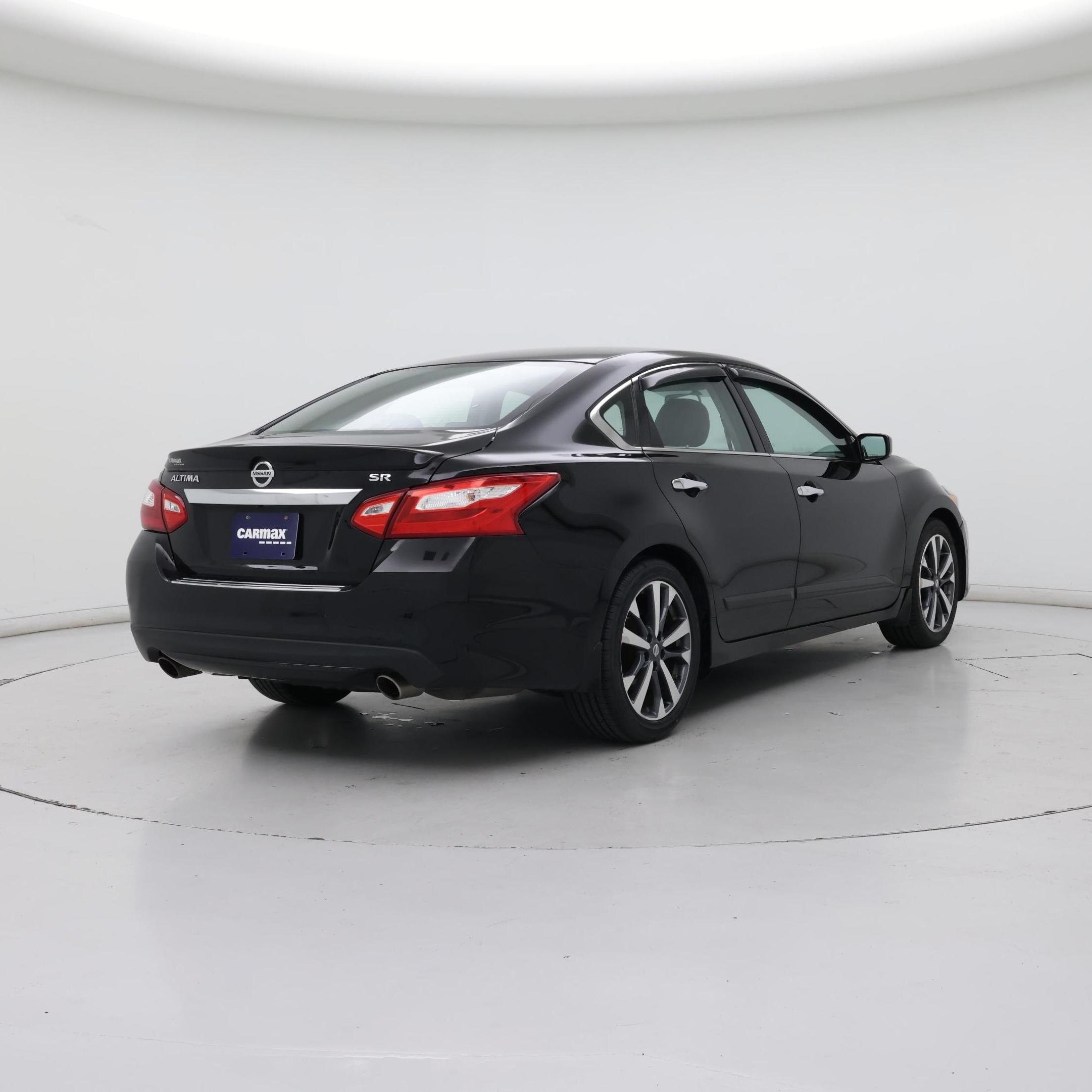 Thumbnail: 2016 Nissan Altima - 8