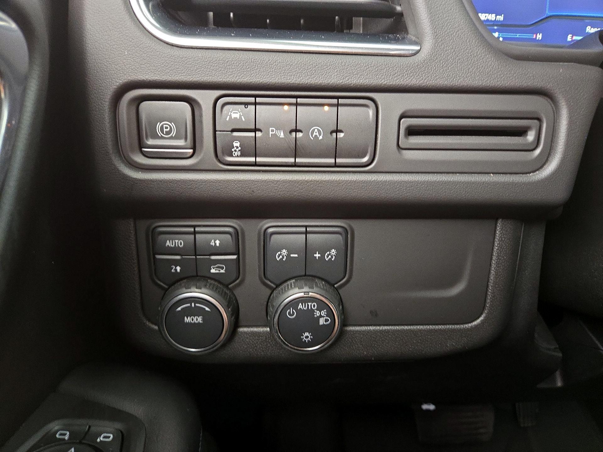 Thumbnail: 2023 Chevrolet Tahoe - 13
