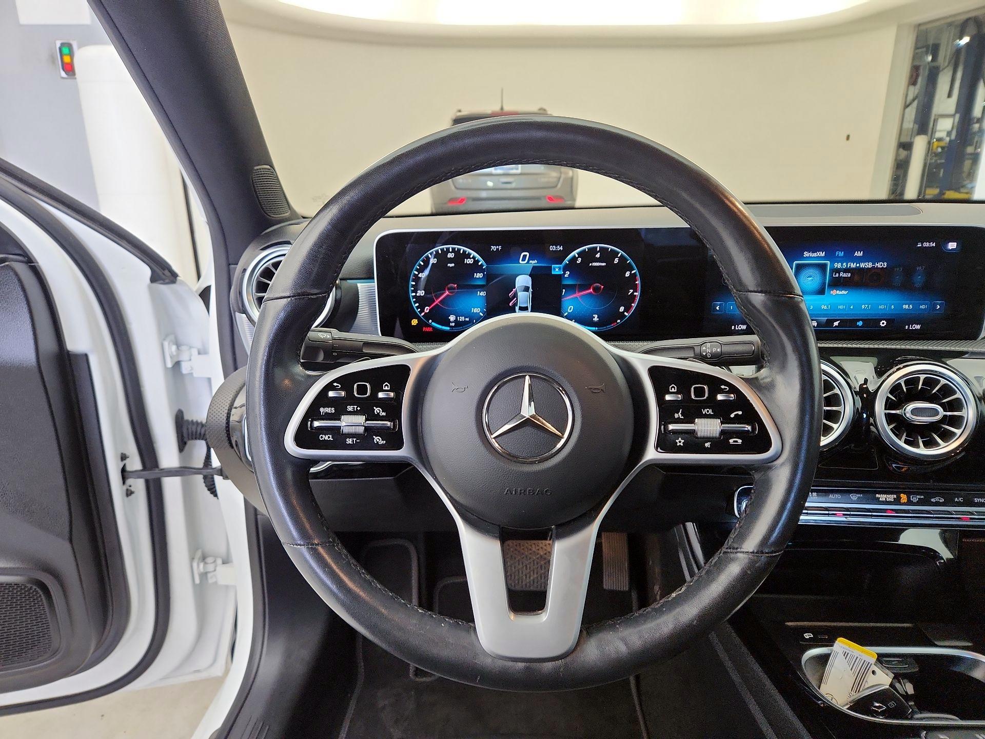 Thumbnail: 2020 Mercedes-Benz A-Class - 10