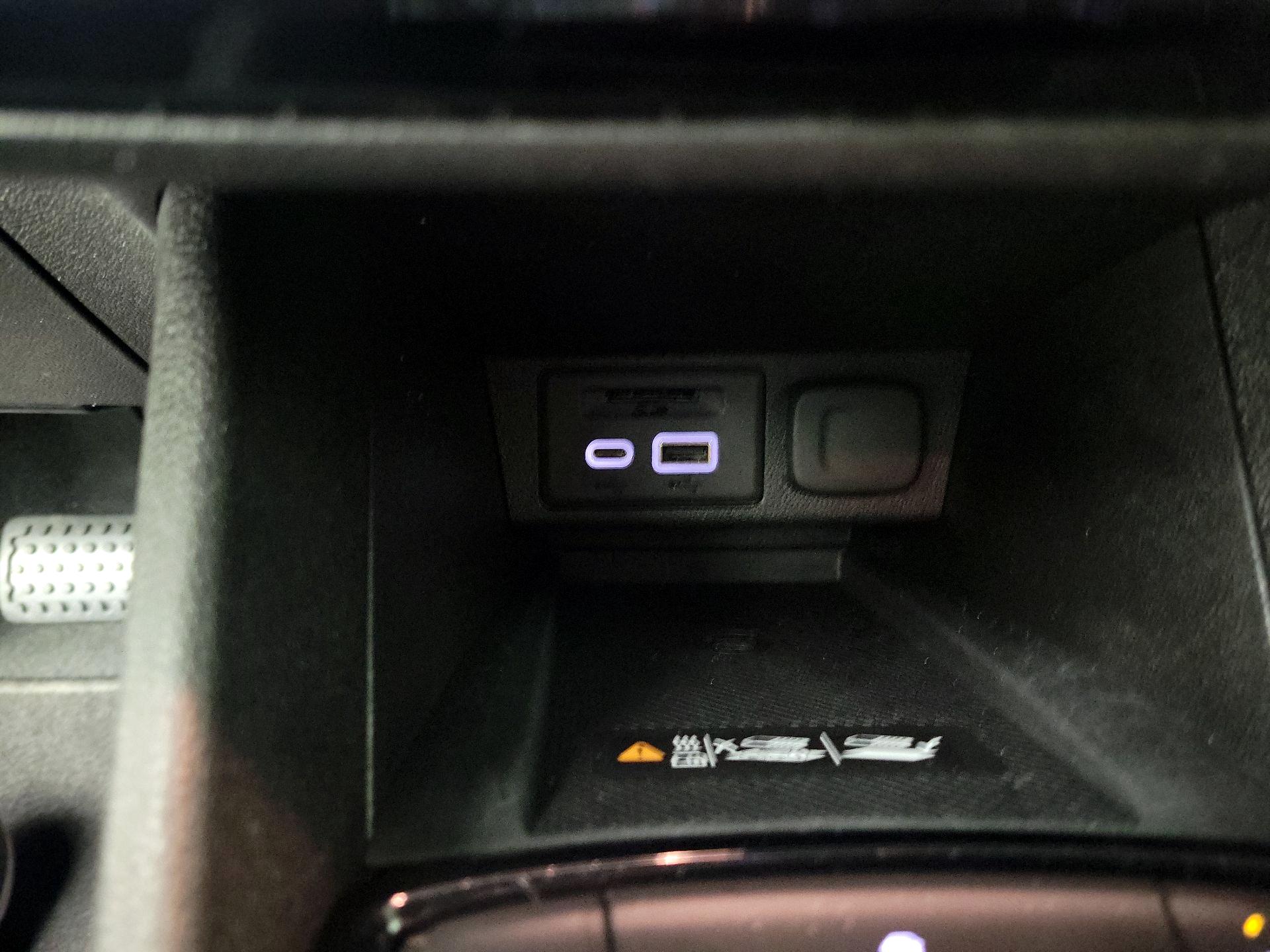 Thumbnail: 2023 Chevrolet Bolt EUV - 18