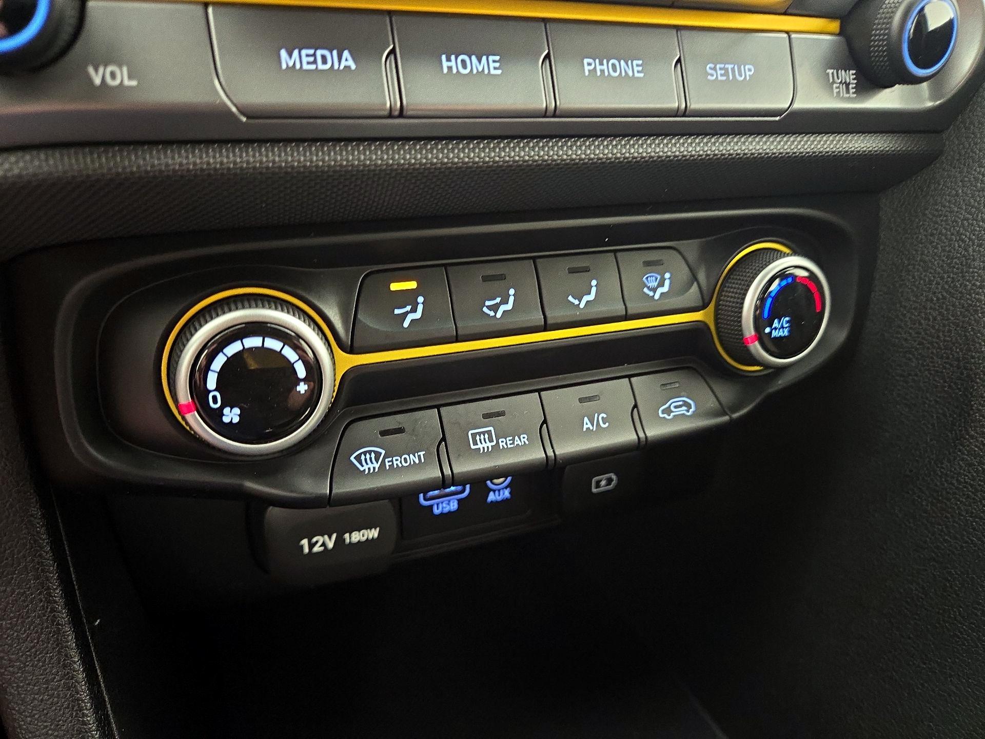 Thumbnail: 2019 Hyundai Veloster - 16