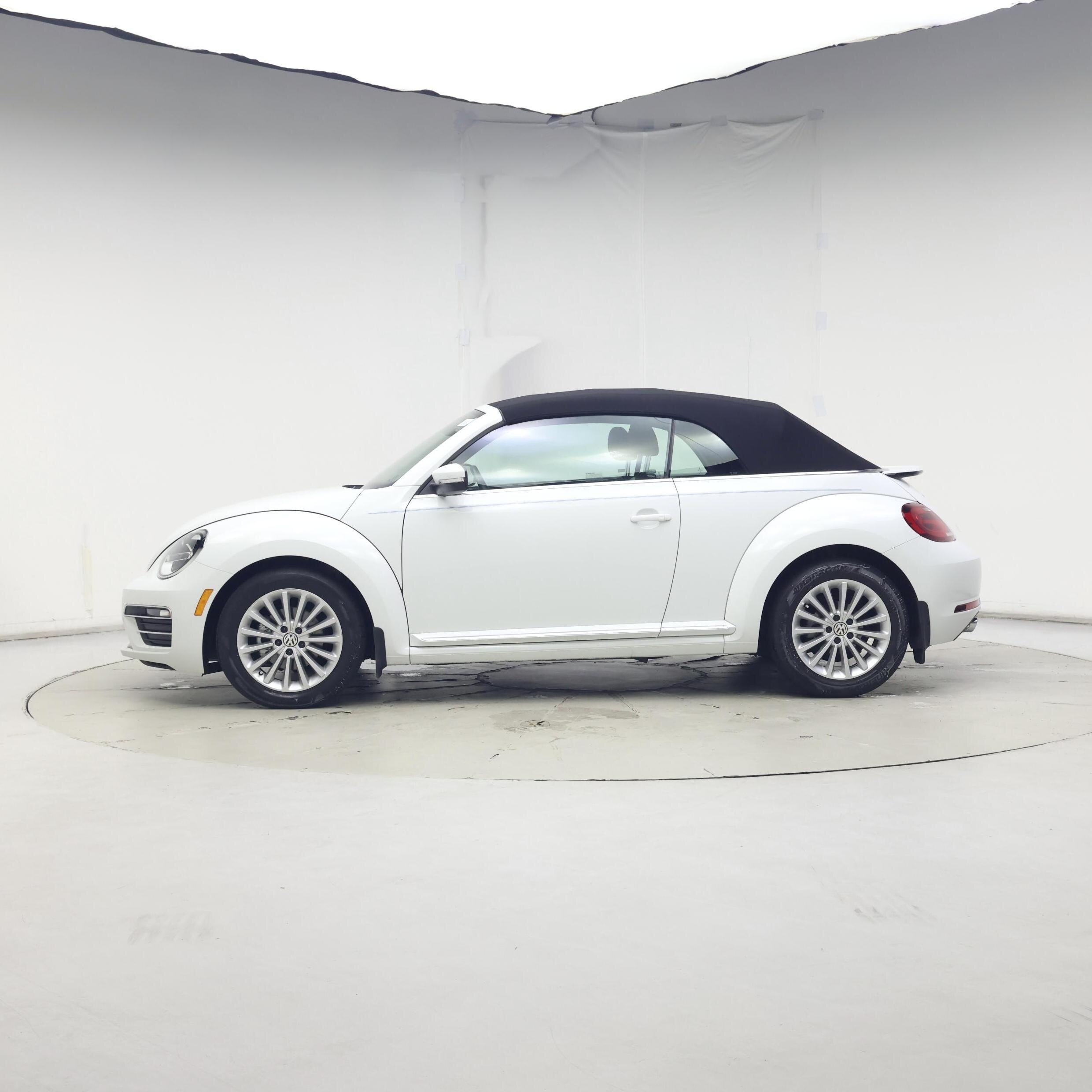 Thumbnail: 2019 Volkswagen Beetle - 3
