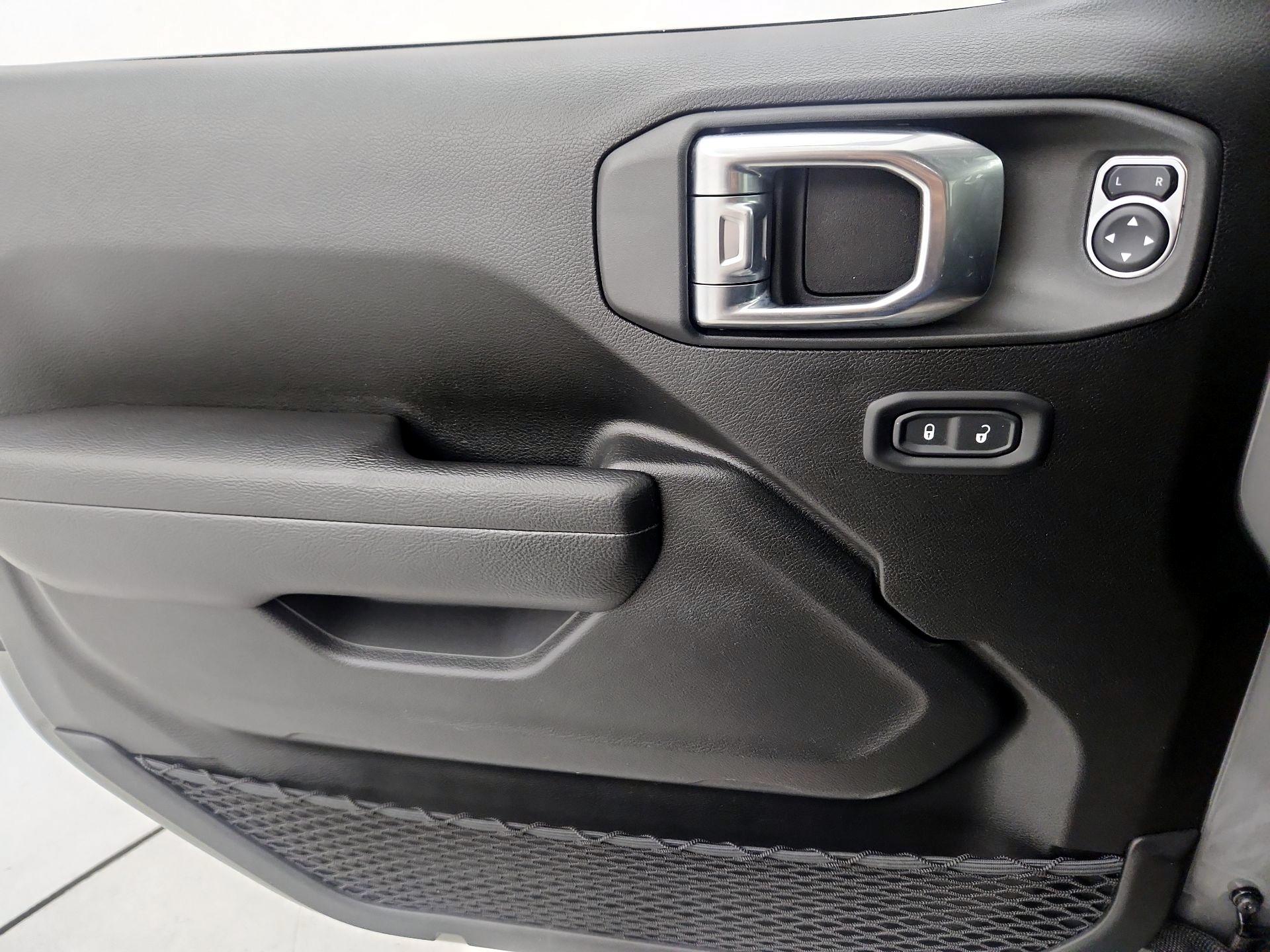 Thumbnail: 2022 Jeep Wrangler - 12
