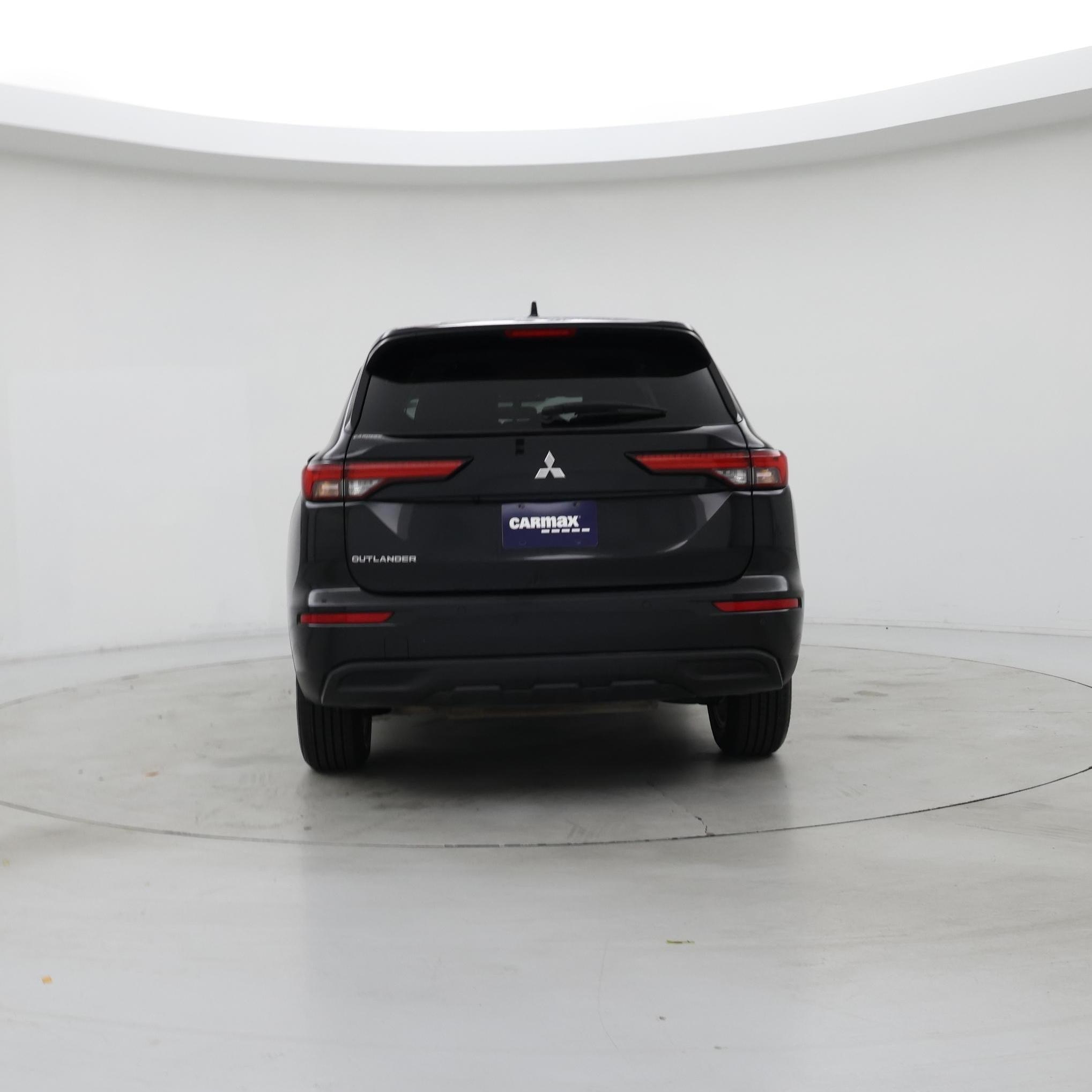 Thumbnail: 2023 Mitsubishi Outlander - 6