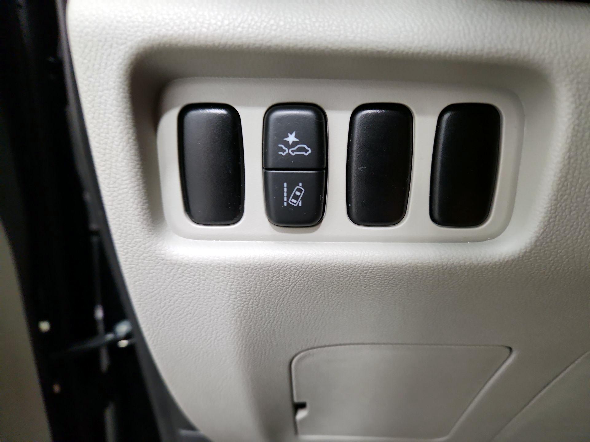 Thumbnail: 2021 Mitsubishi Outlander Sport - 11