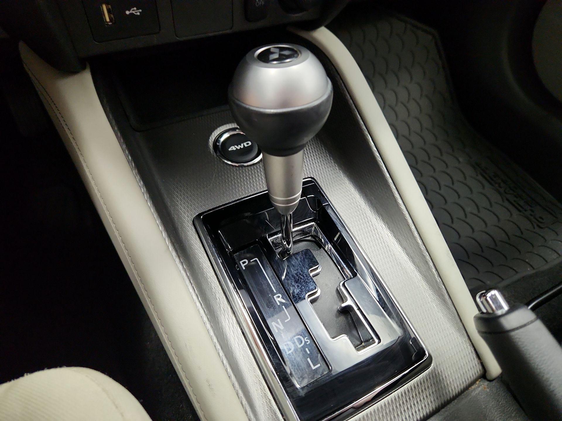 Thumbnail: 2021 Mitsubishi Outlander Sport - 15