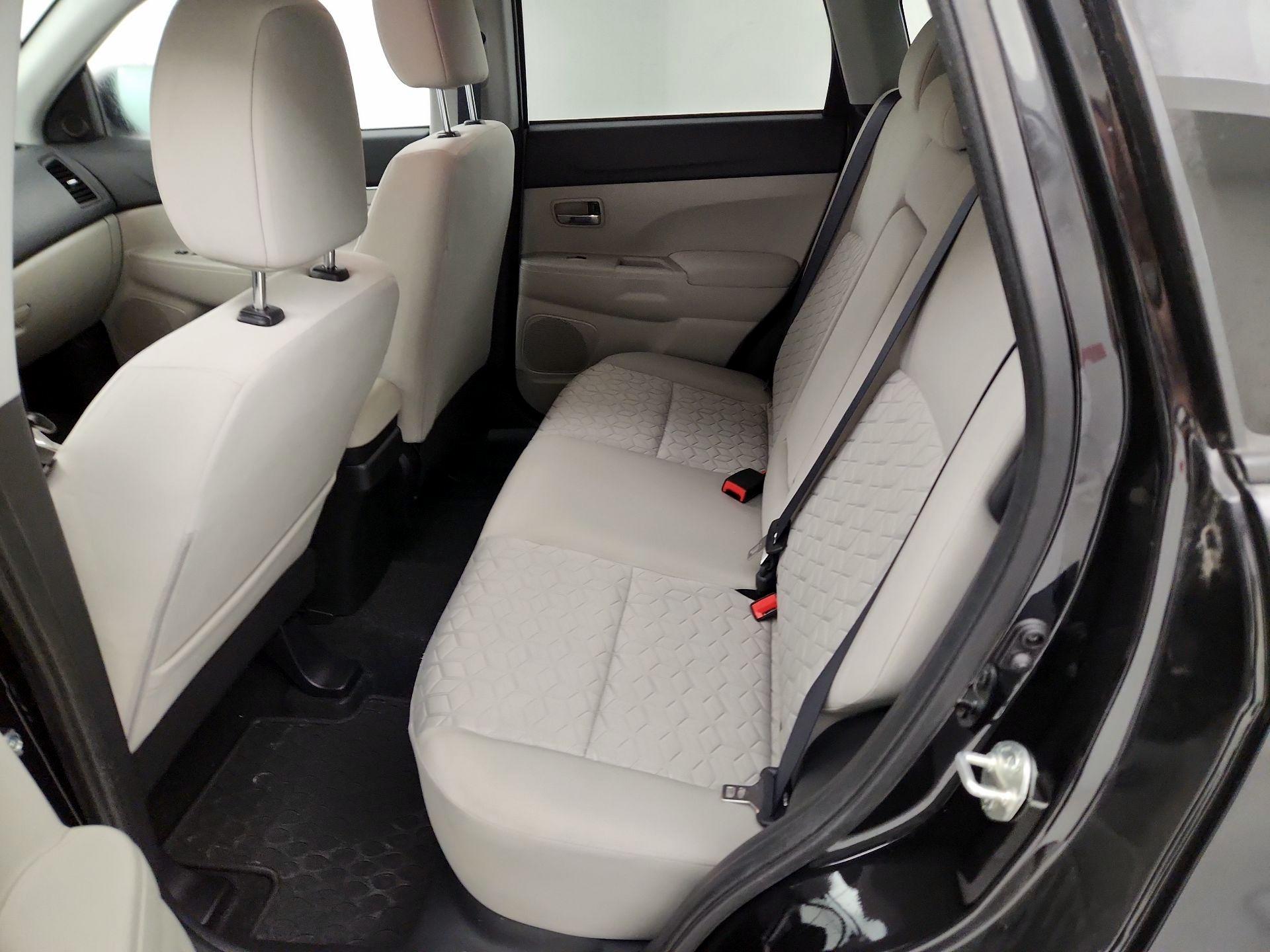 Thumbnail: 2021 Mitsubishi Outlander Sport - 16