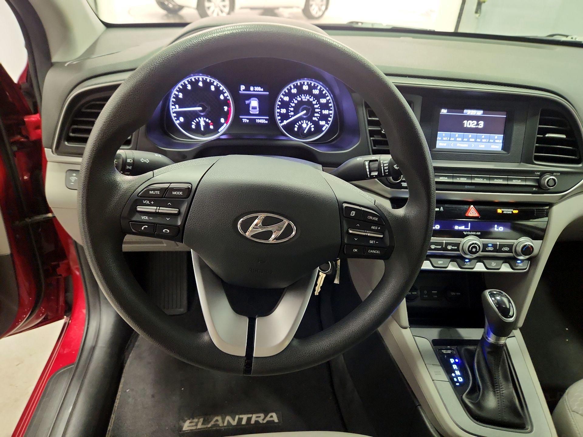 Thumbnail: 2020 Hyundai Elantra - 10