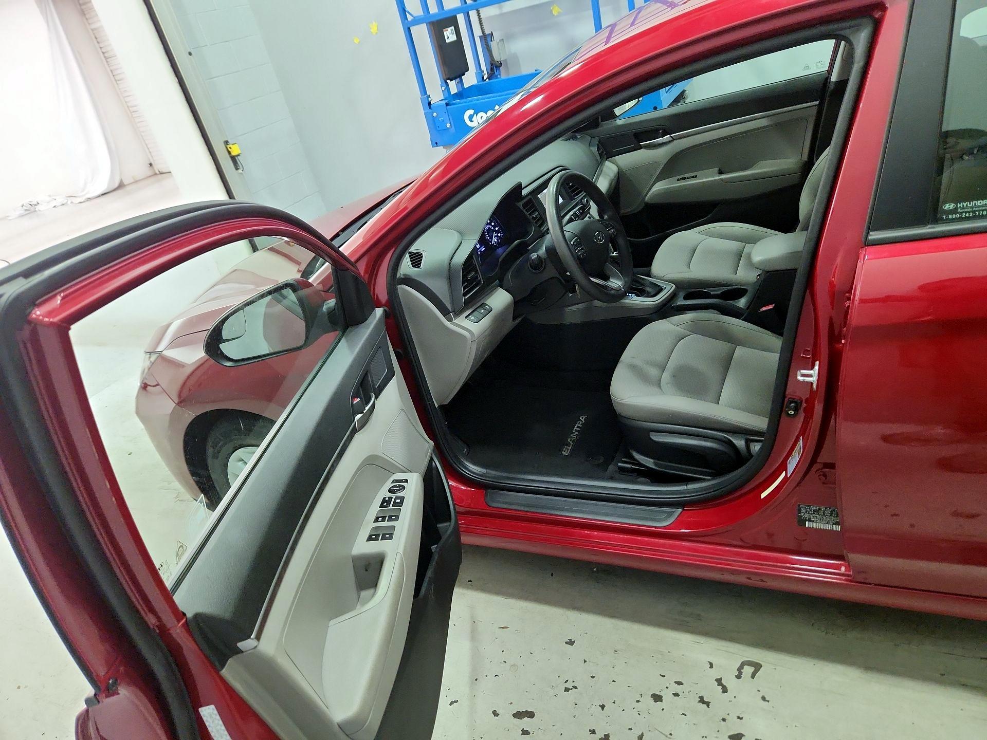 Thumbnail: 2020 Hyundai Elantra - 11
