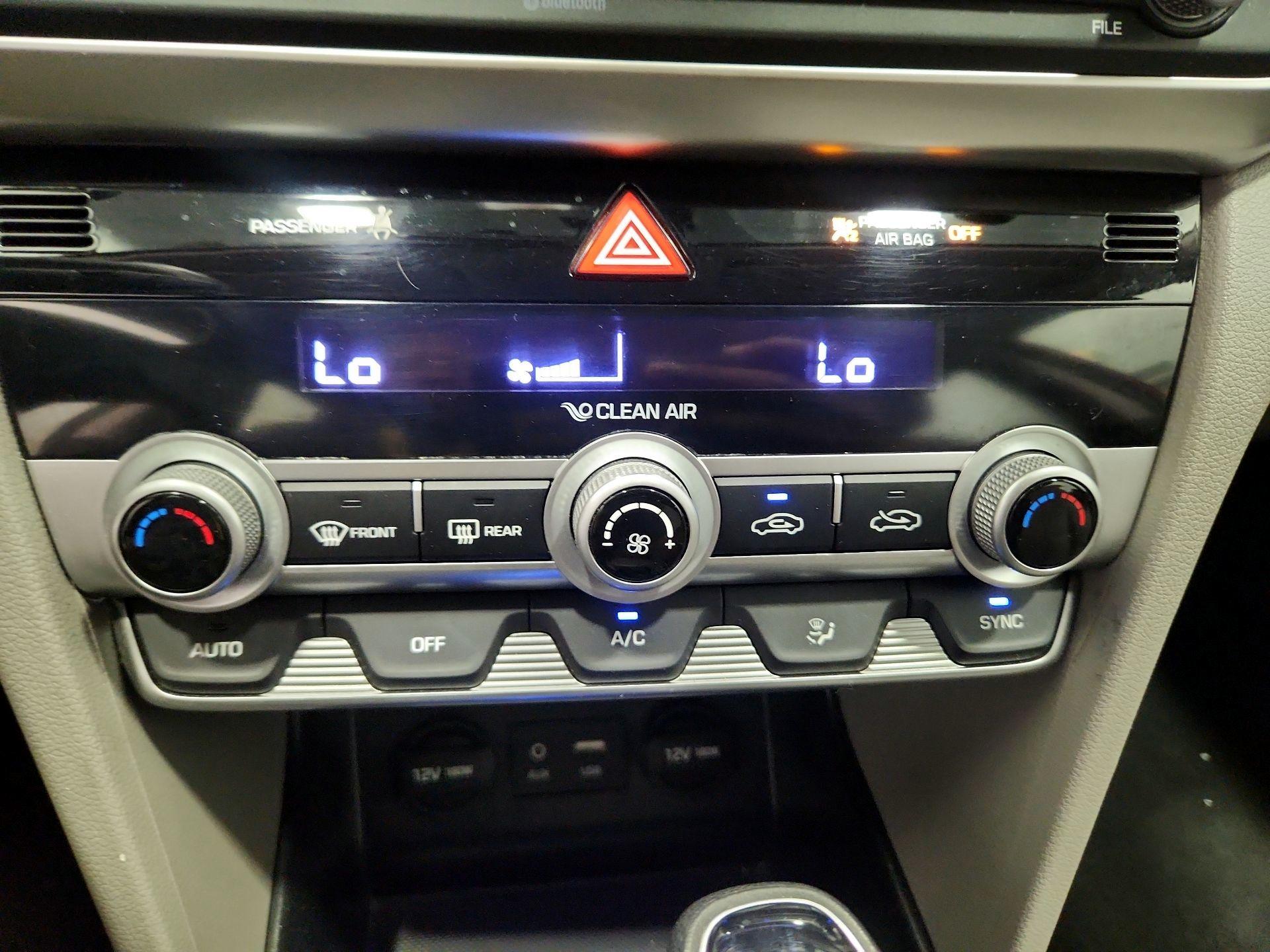 Thumbnail: 2020 Hyundai Elantra - 16