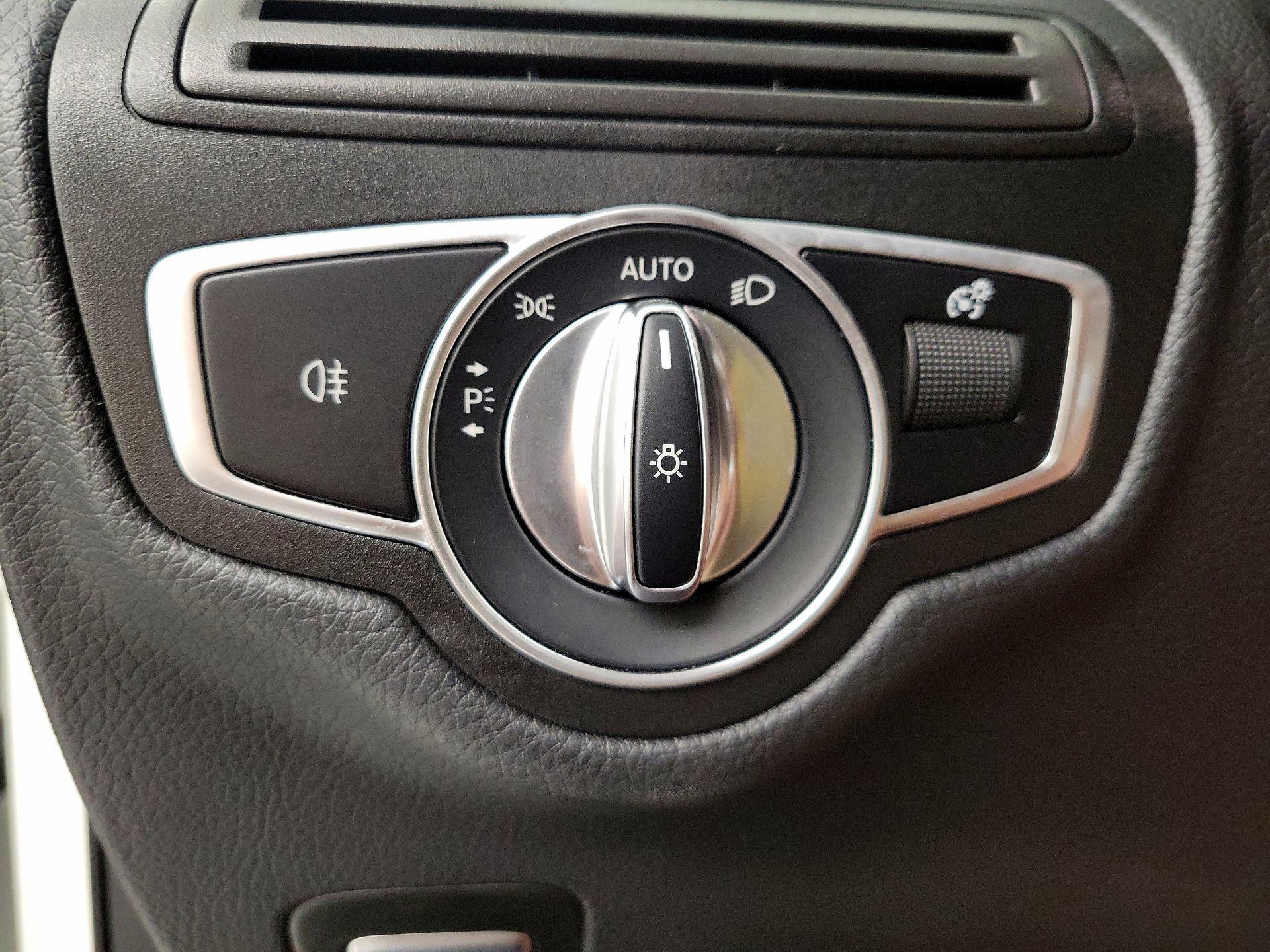 Thumbnail: 2022 Mercedes-Benz GLC - 13