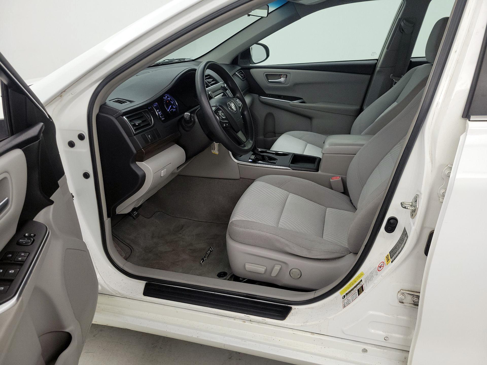 Thumbnail: 2016 Toyota Camry - 11