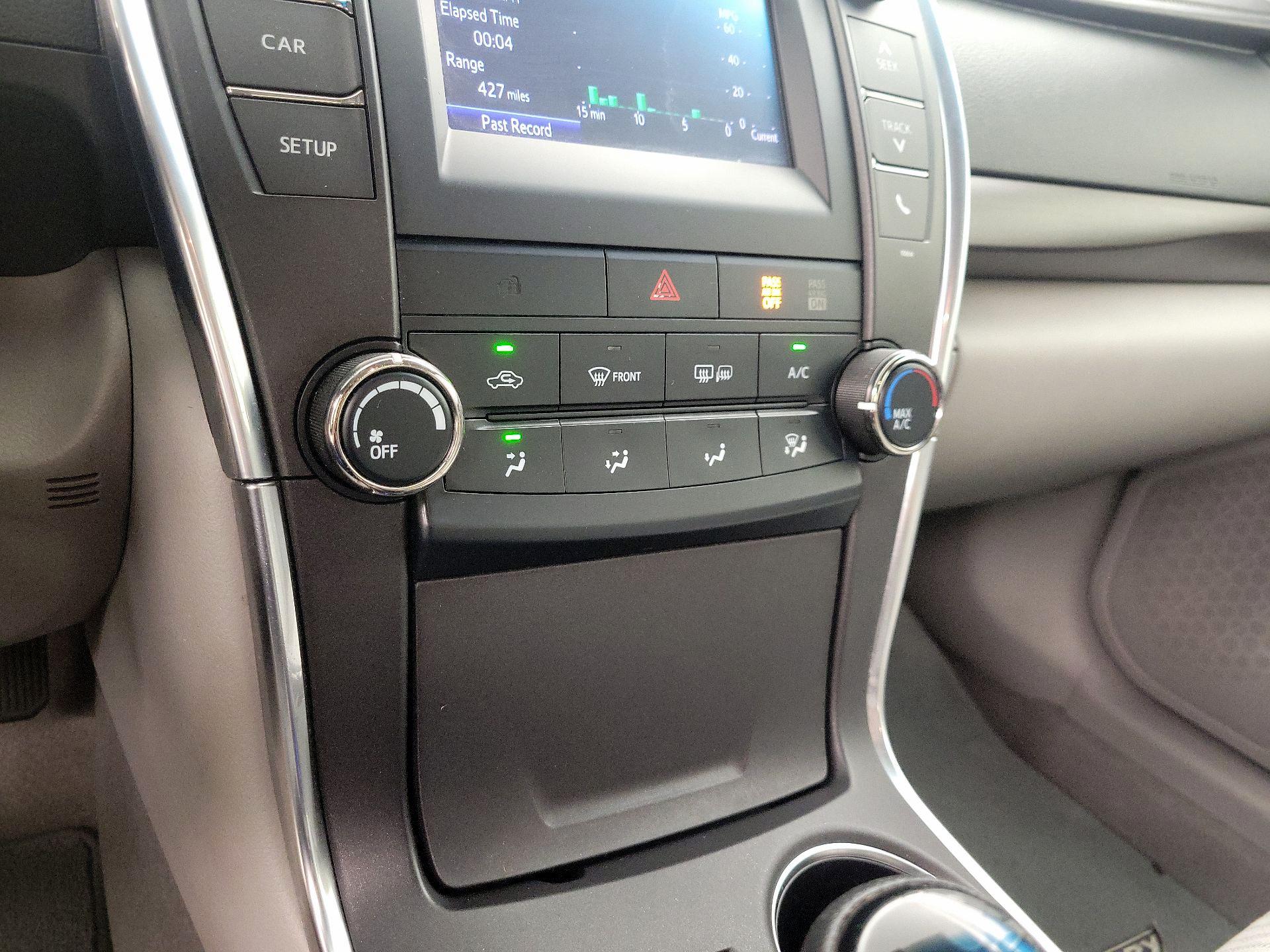 Thumbnail: 2016 Toyota Camry - 16