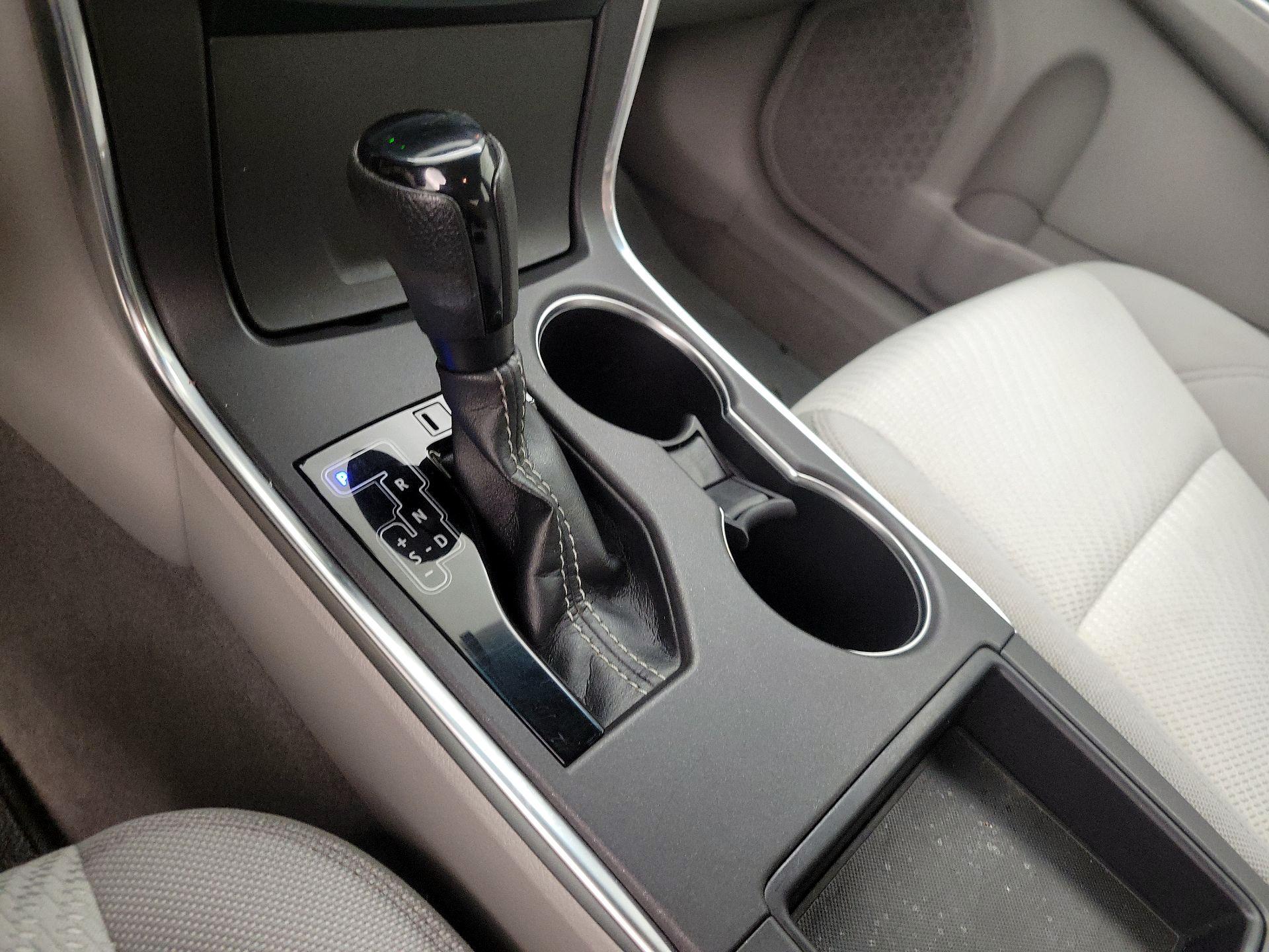 Thumbnail: 2016 Toyota Camry - 17