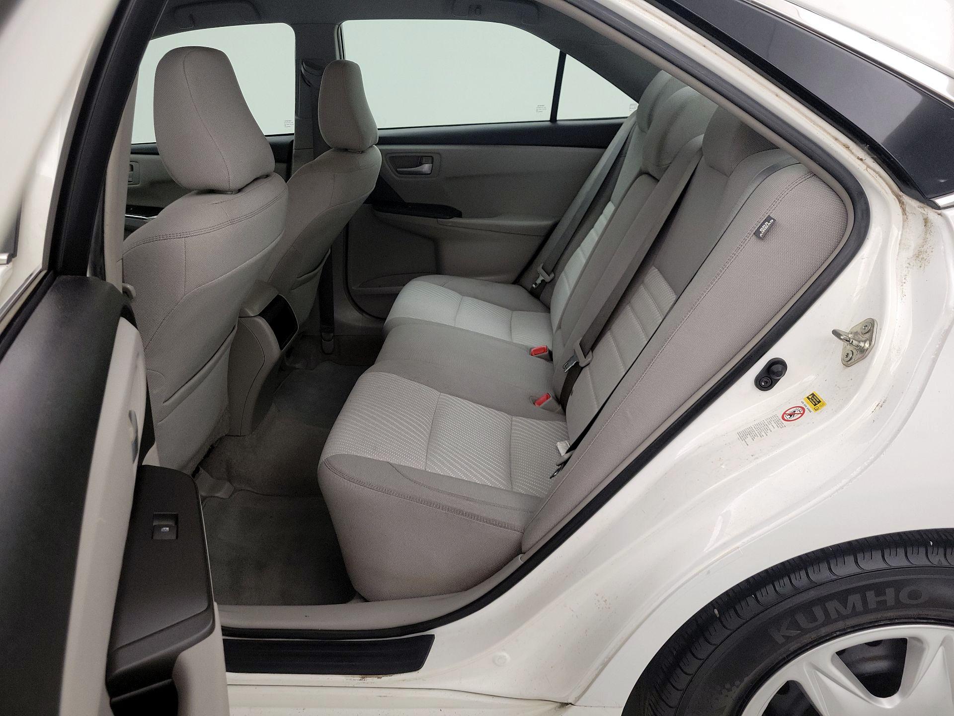 Thumbnail: 2016 Toyota Camry - 19
