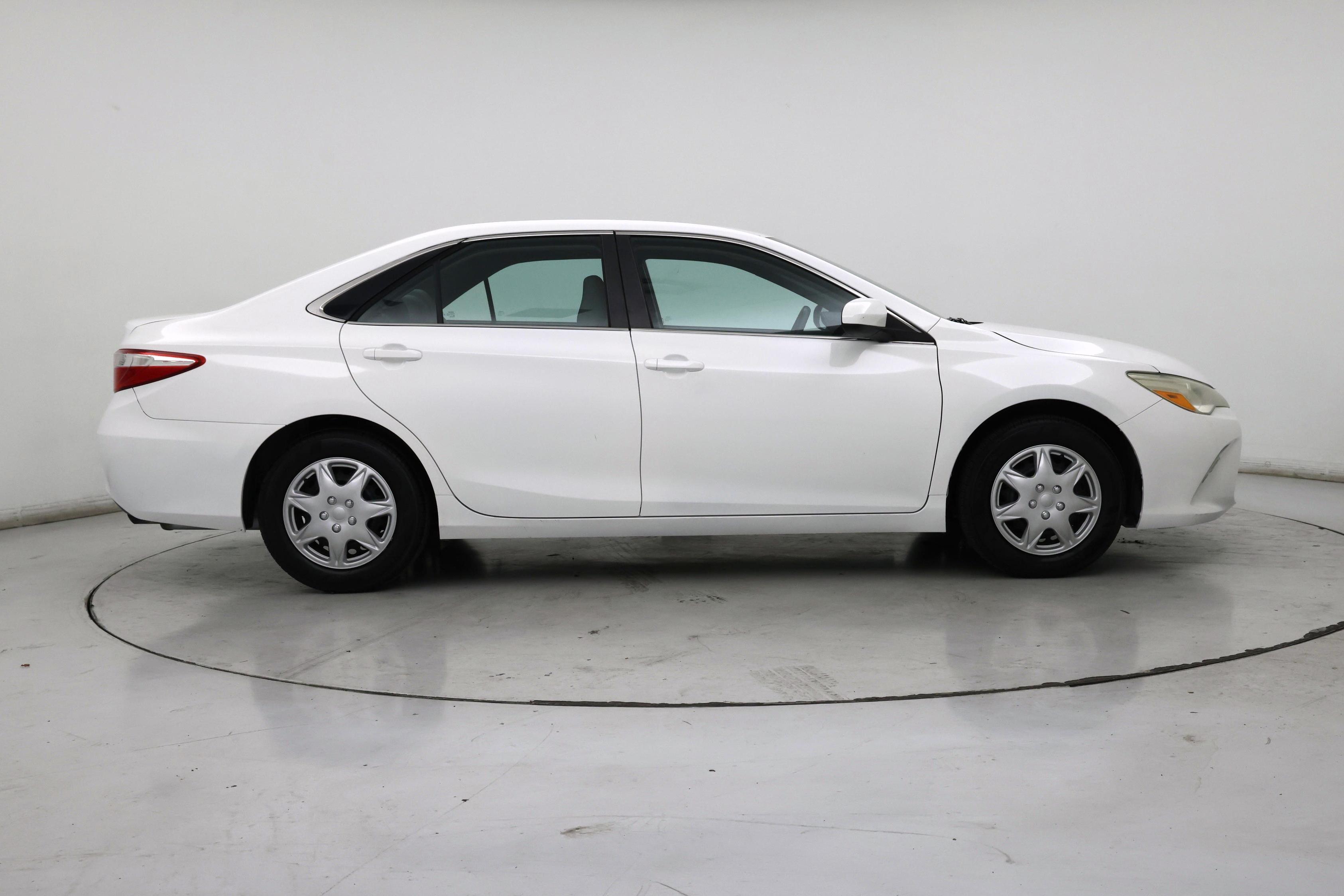 Thumbnail: 2016 Toyota Camry - 7