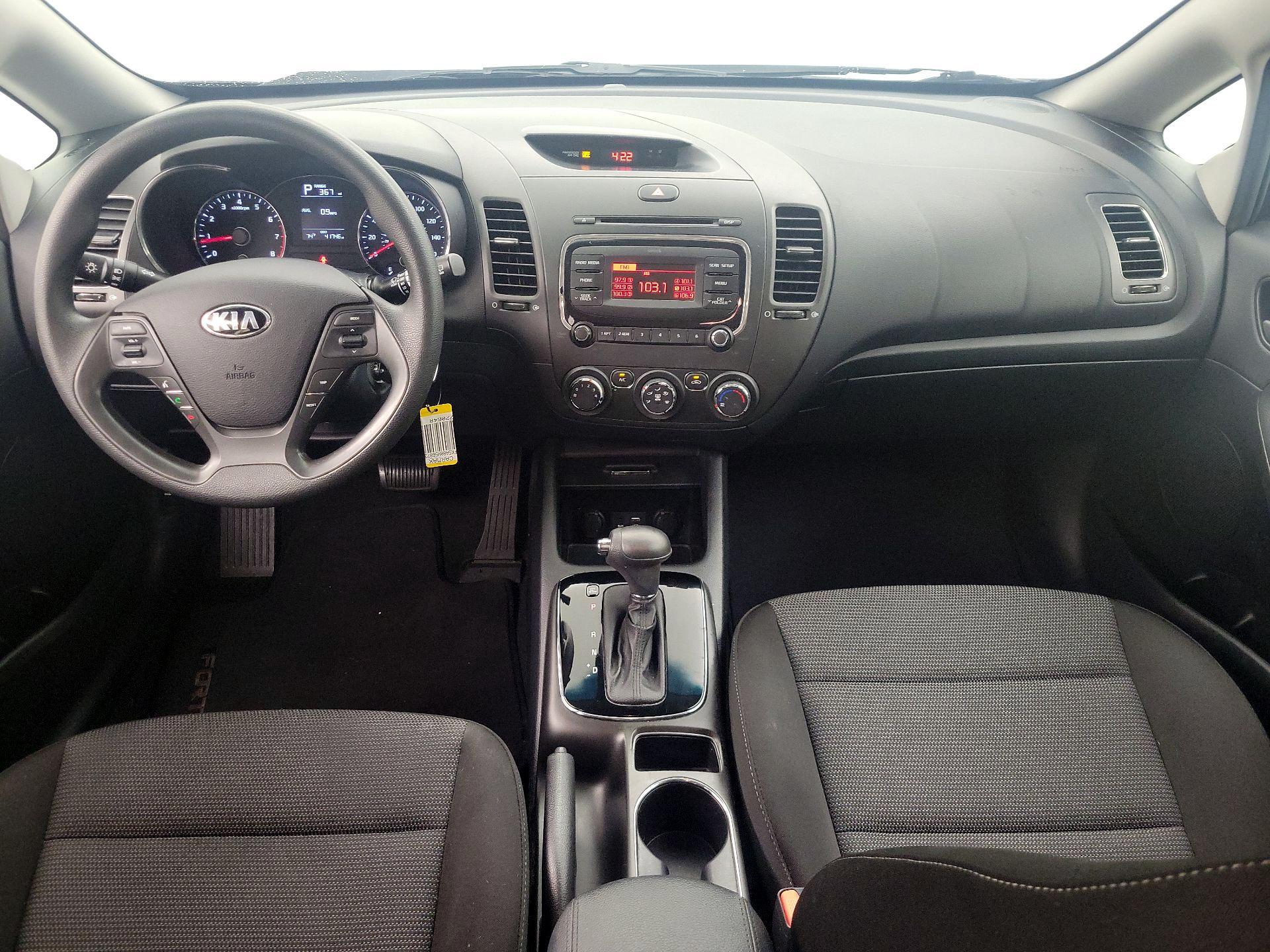 Thumbnail: 2017 Kia Forte - 9