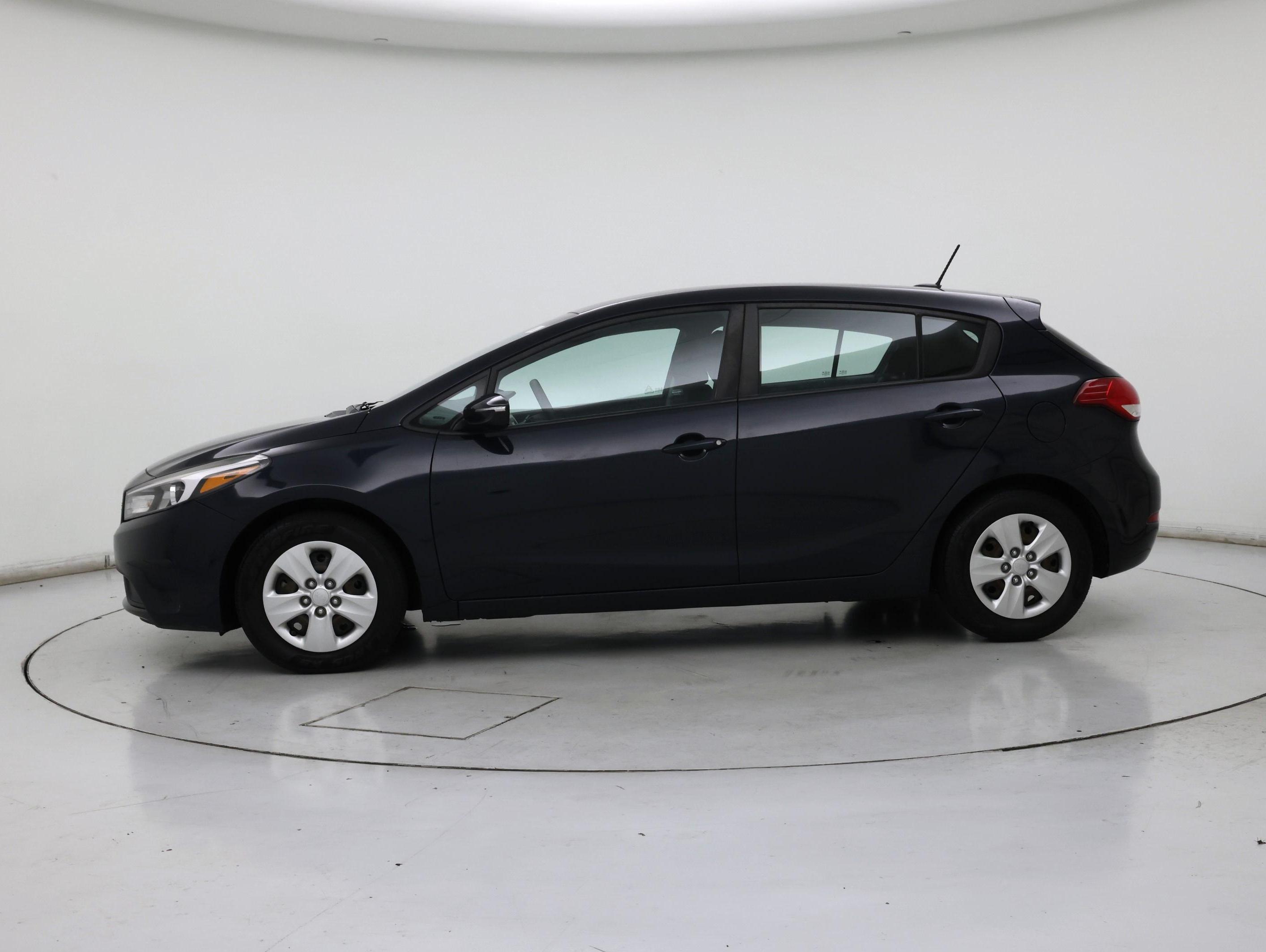 Thumbnail: 2017 Kia Forte - 3