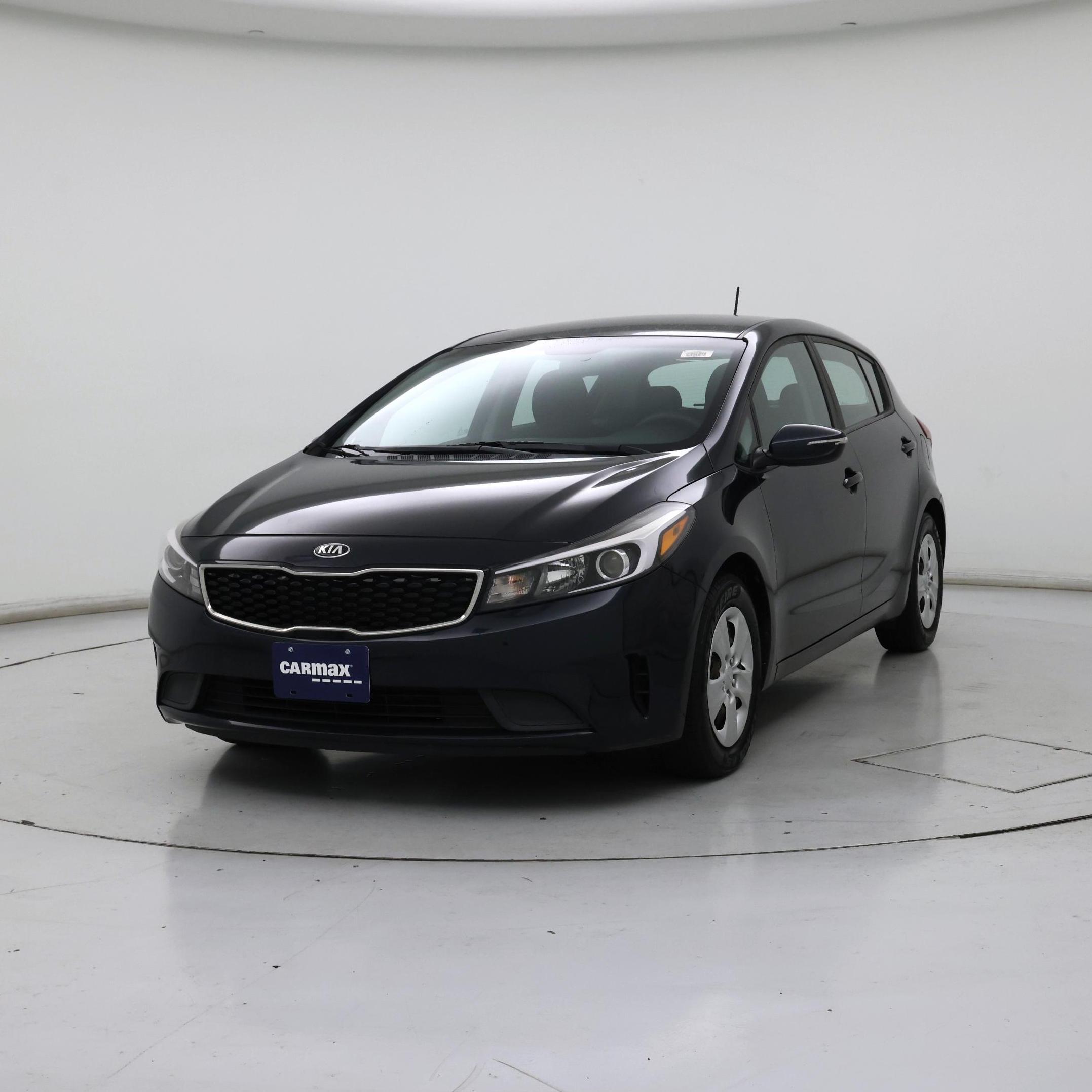 Thumbnail: 2017 Kia Forte - 4