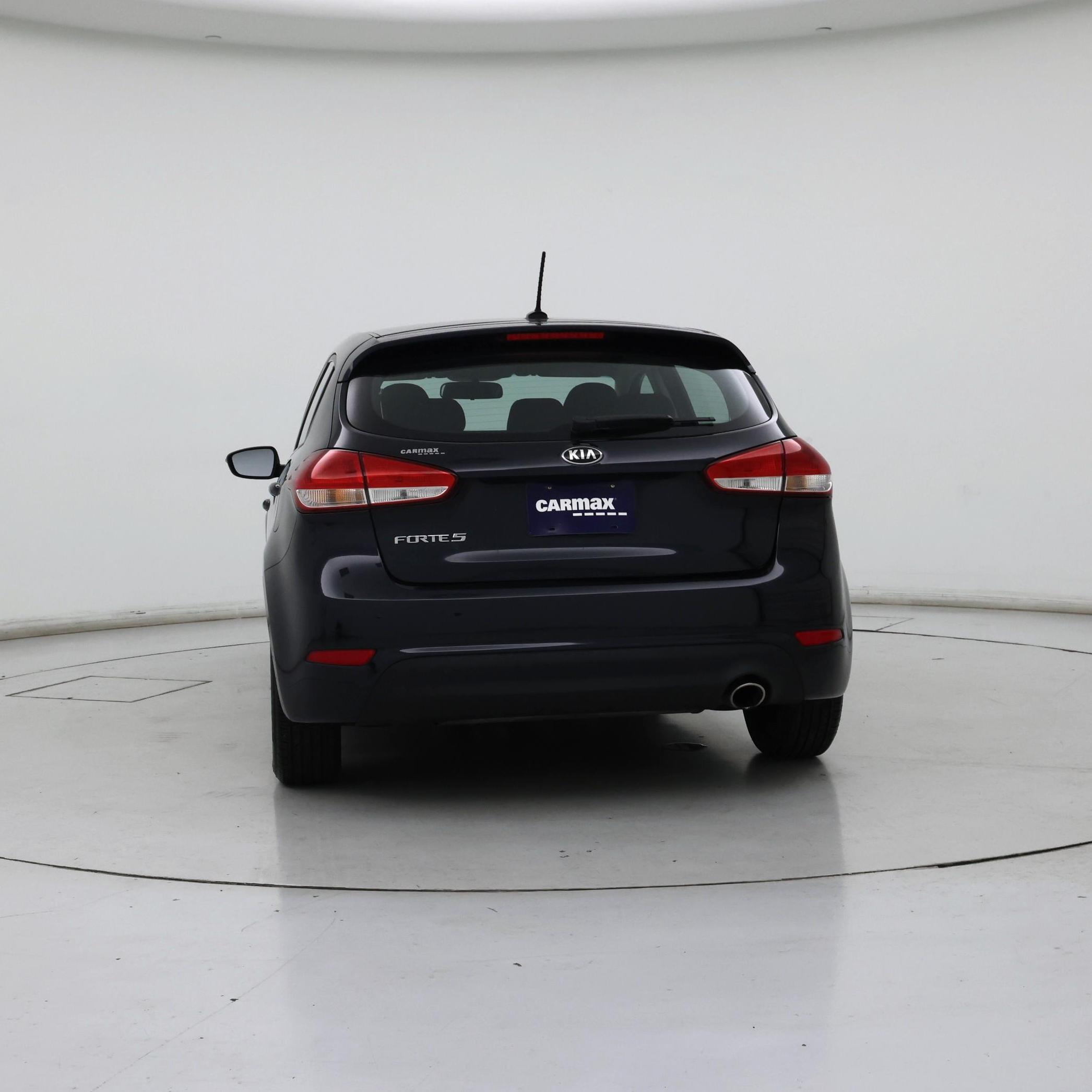 Thumbnail: 2017 Kia Forte - 6