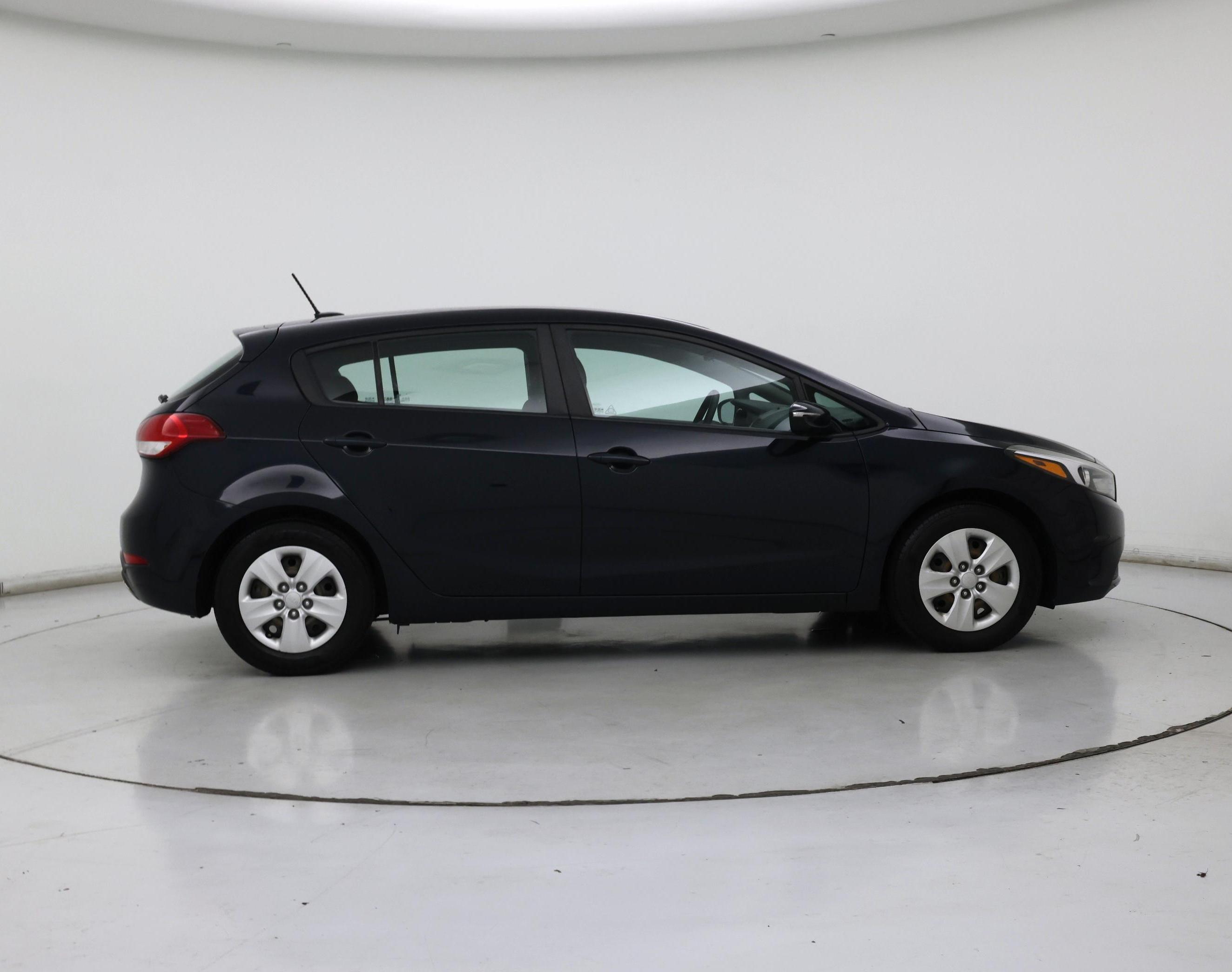 Thumbnail: 2017 Kia Forte - 7