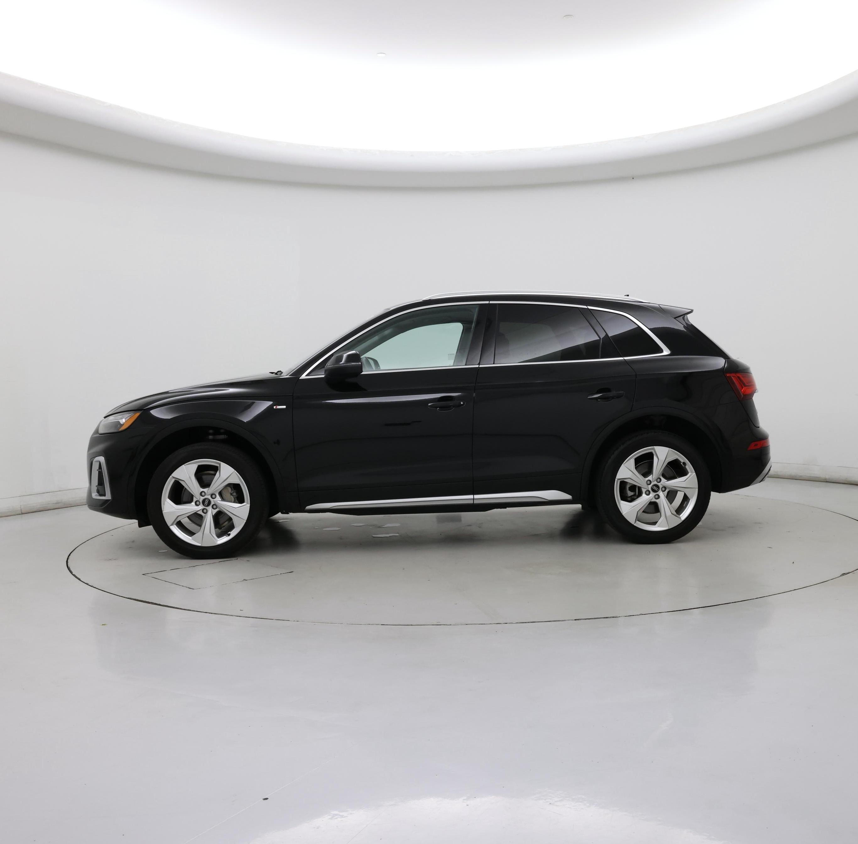 Thumbnail: 2022 Audi Q5 - 3