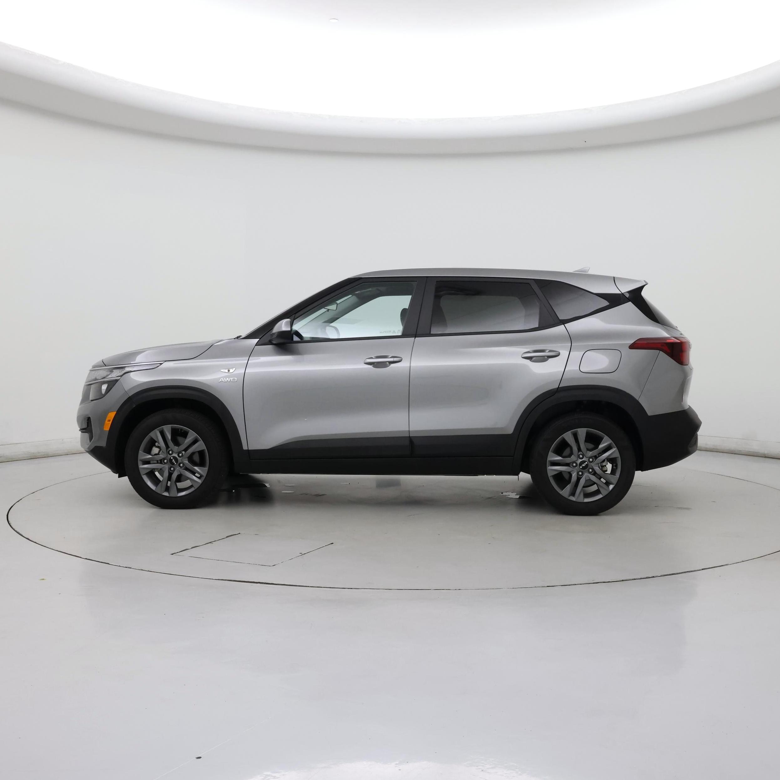 Thumbnail: 2023 Kia Seltos - 3