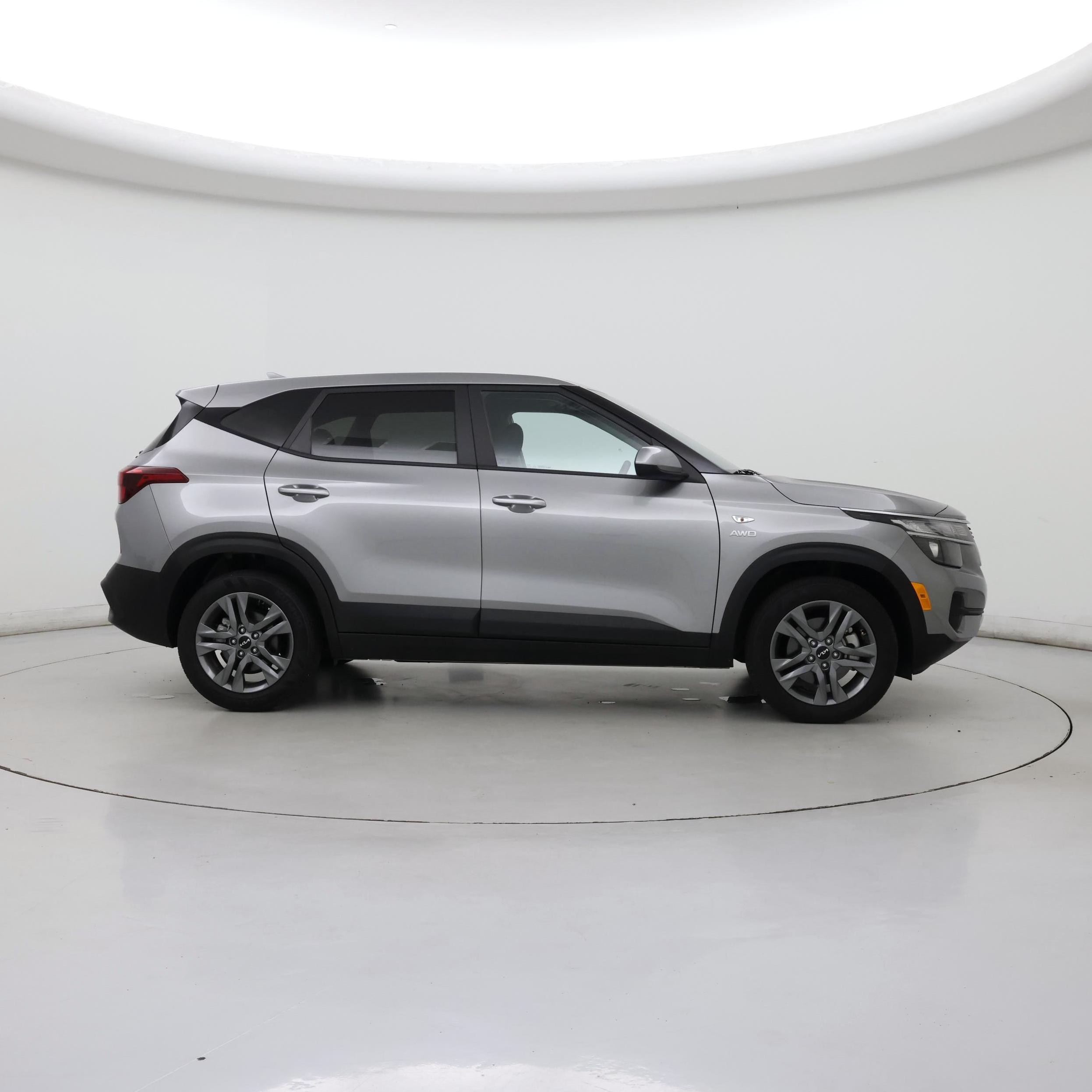 Thumbnail: 2023 Kia Seltos - 7