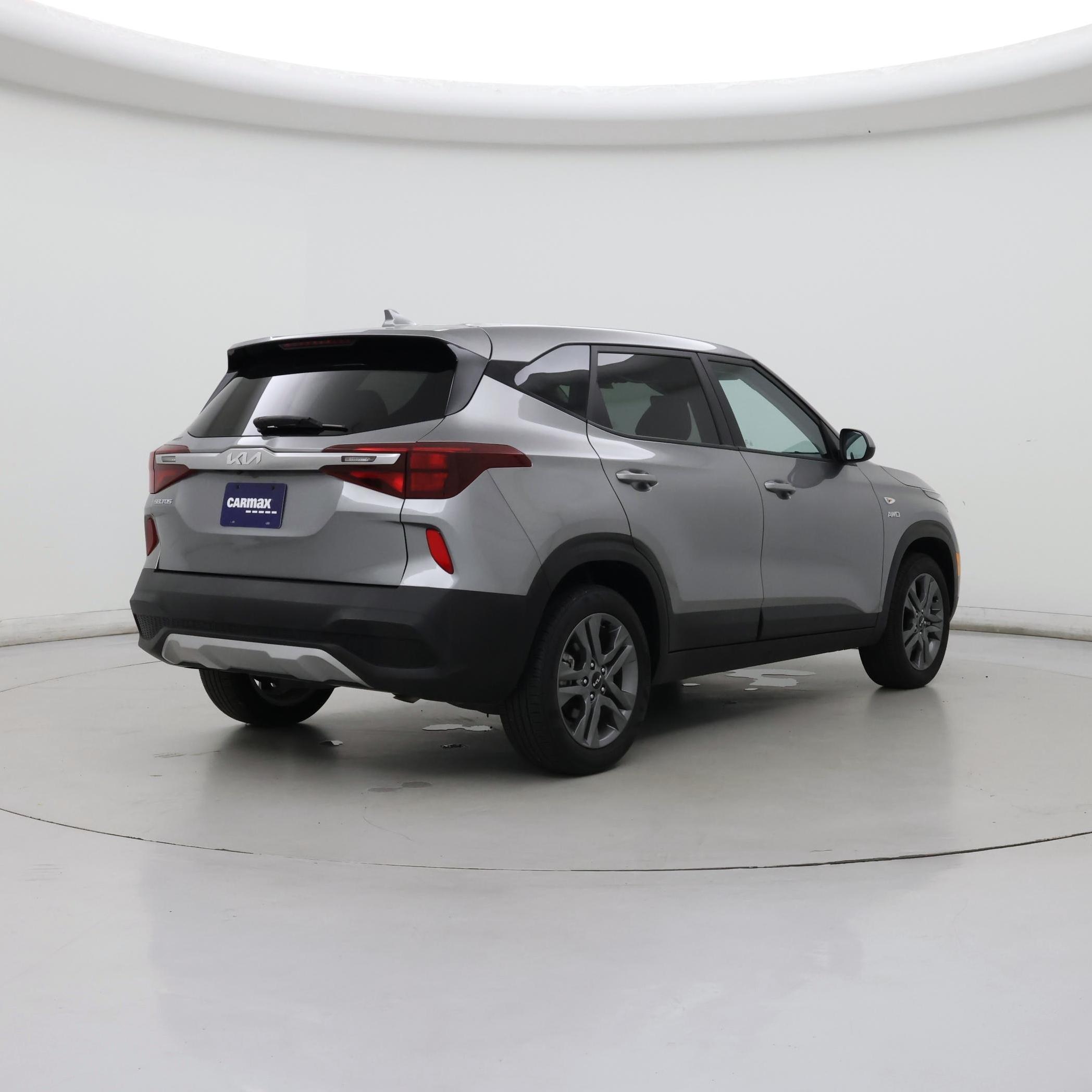 Thumbnail: 2023 Kia Seltos - 8