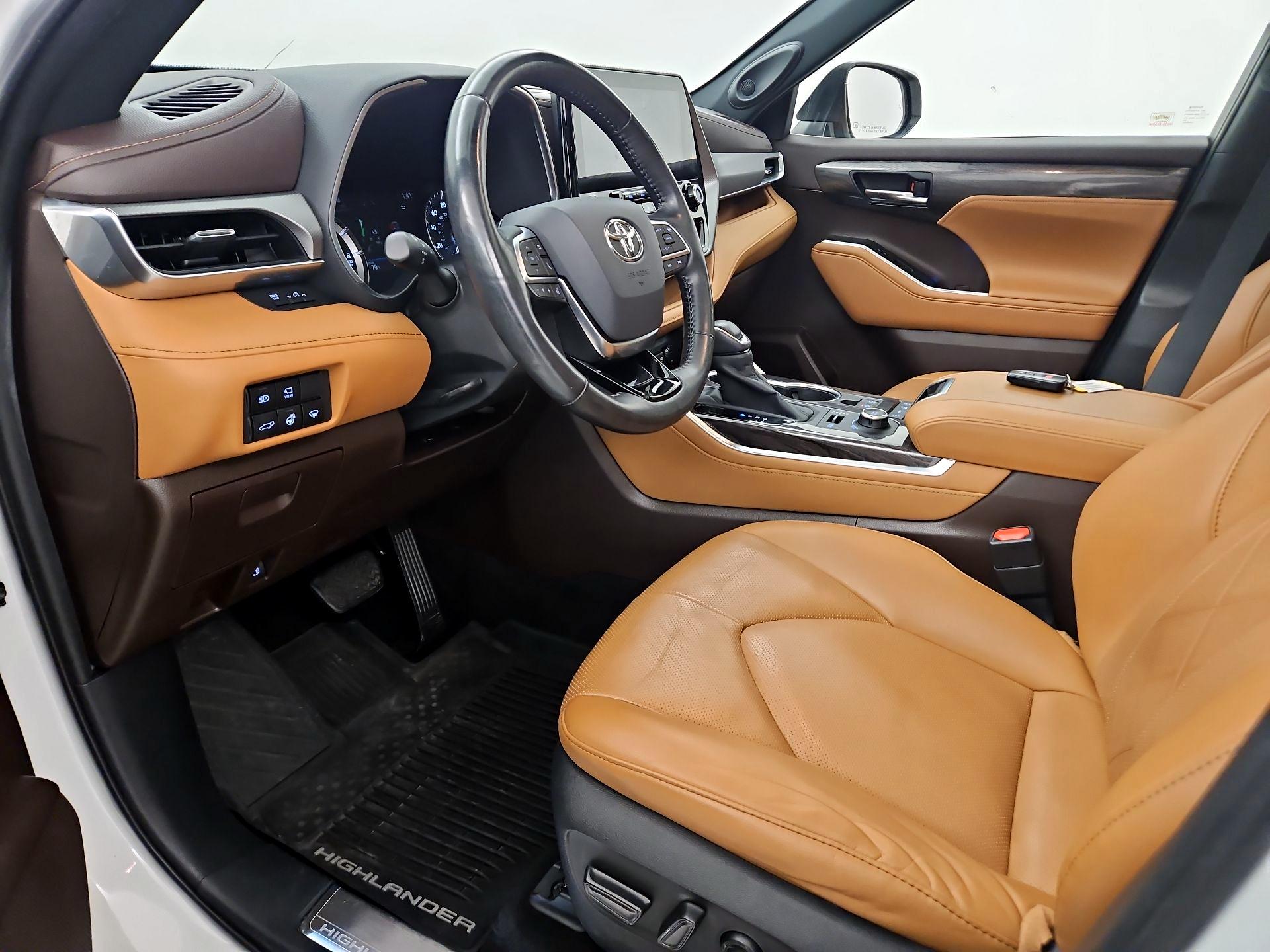 Thumbnail: 2020 Toyota Highlander - 11