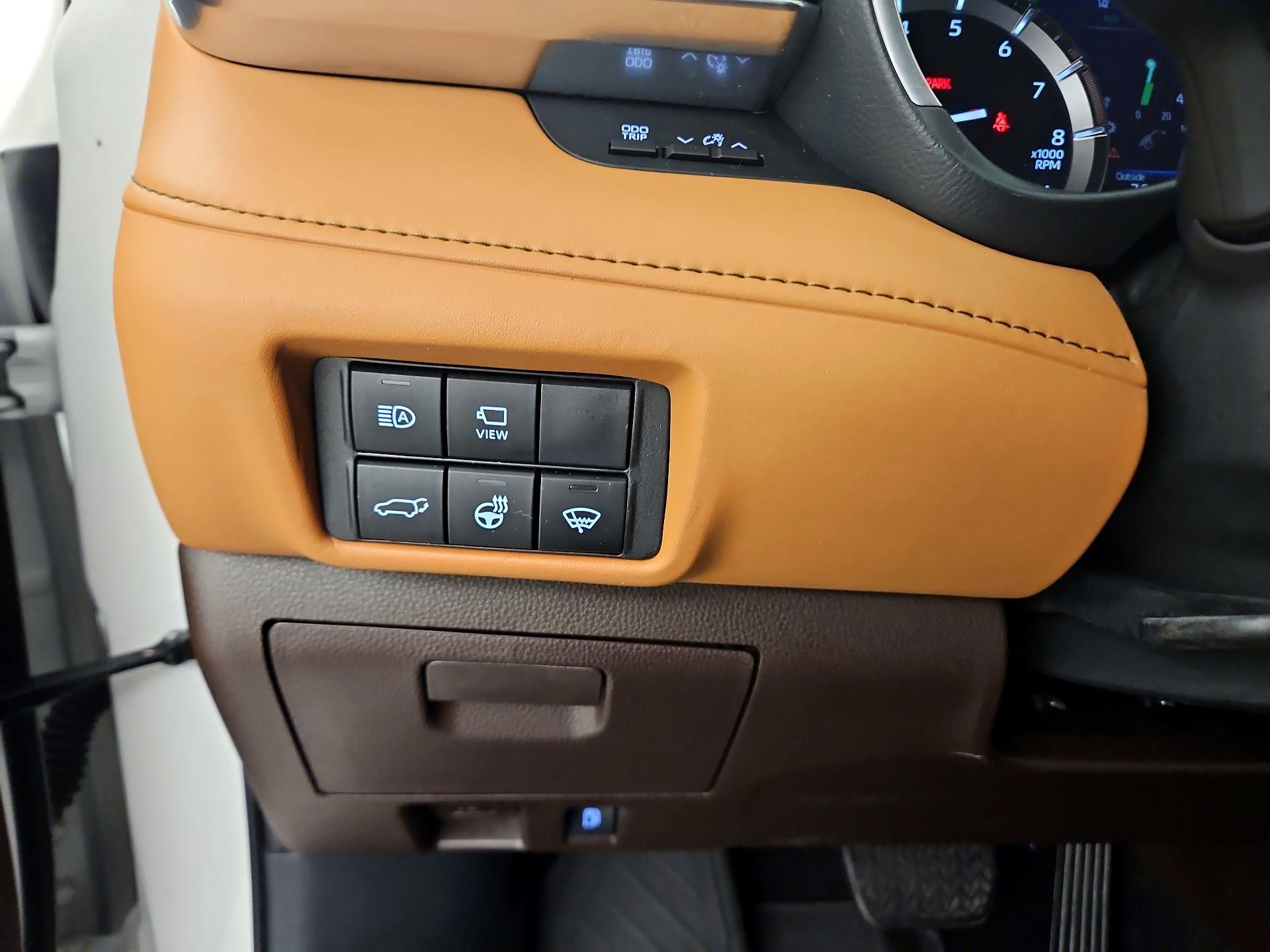 Thumbnail: 2020 Toyota Highlander - 13