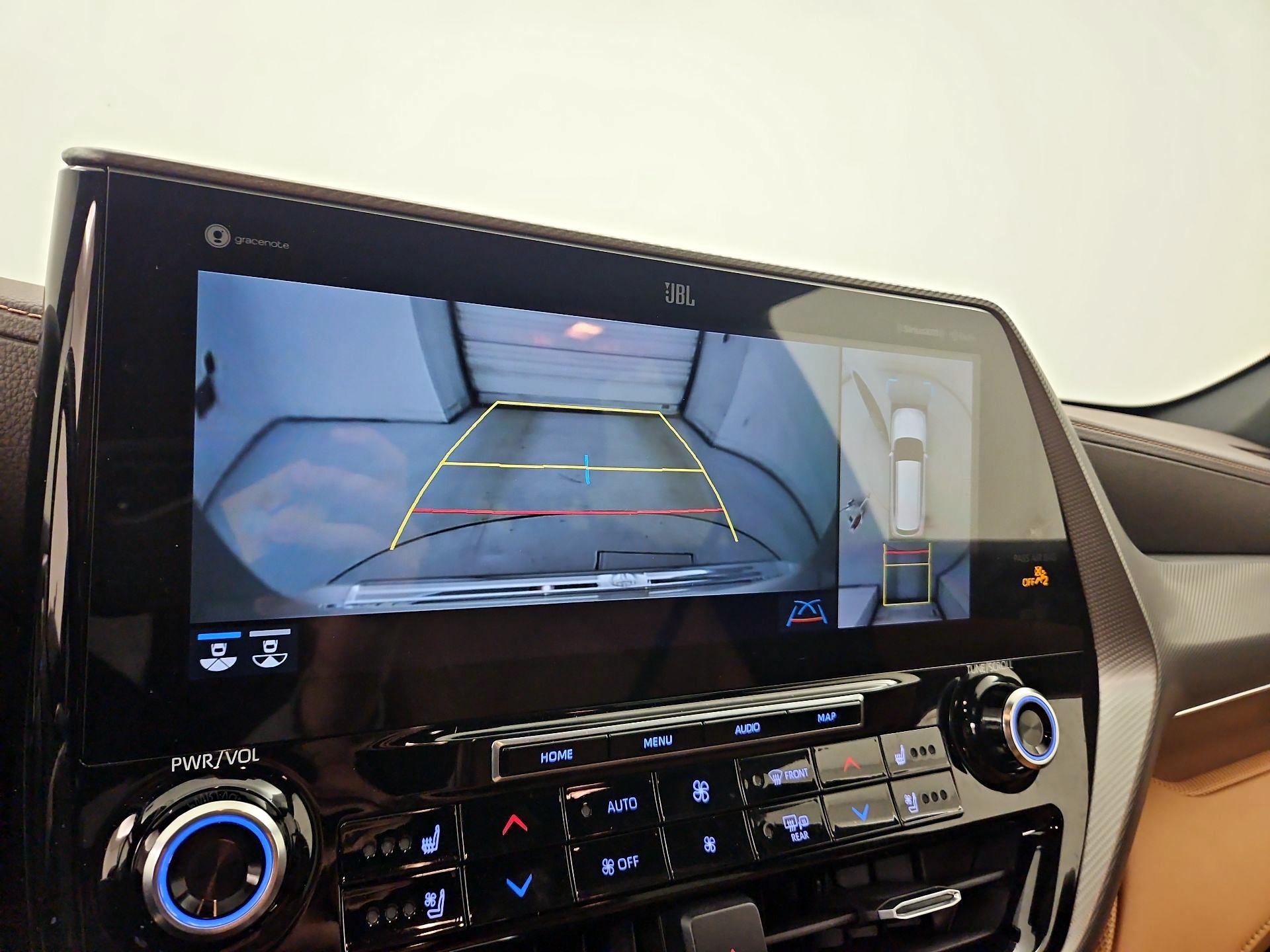 Thumbnail: 2020 Toyota Highlander - 15