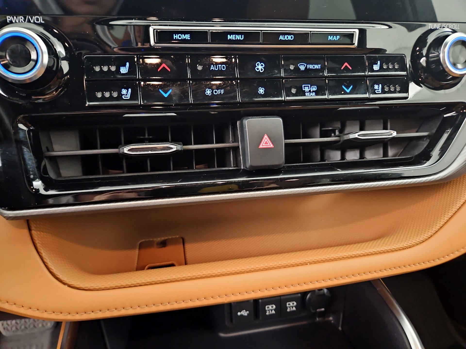 Thumbnail: 2020 Toyota Highlander - 17