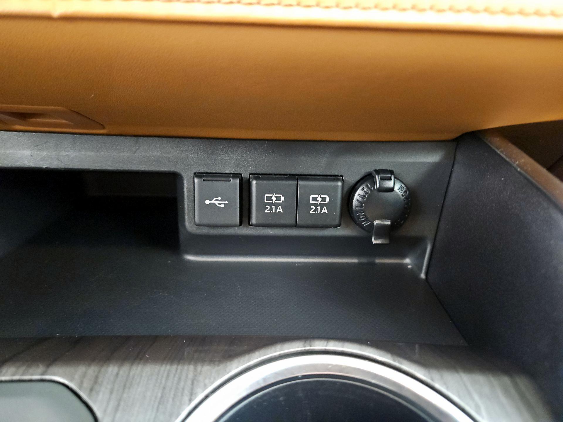 Thumbnail: 2020 Toyota Highlander - 19