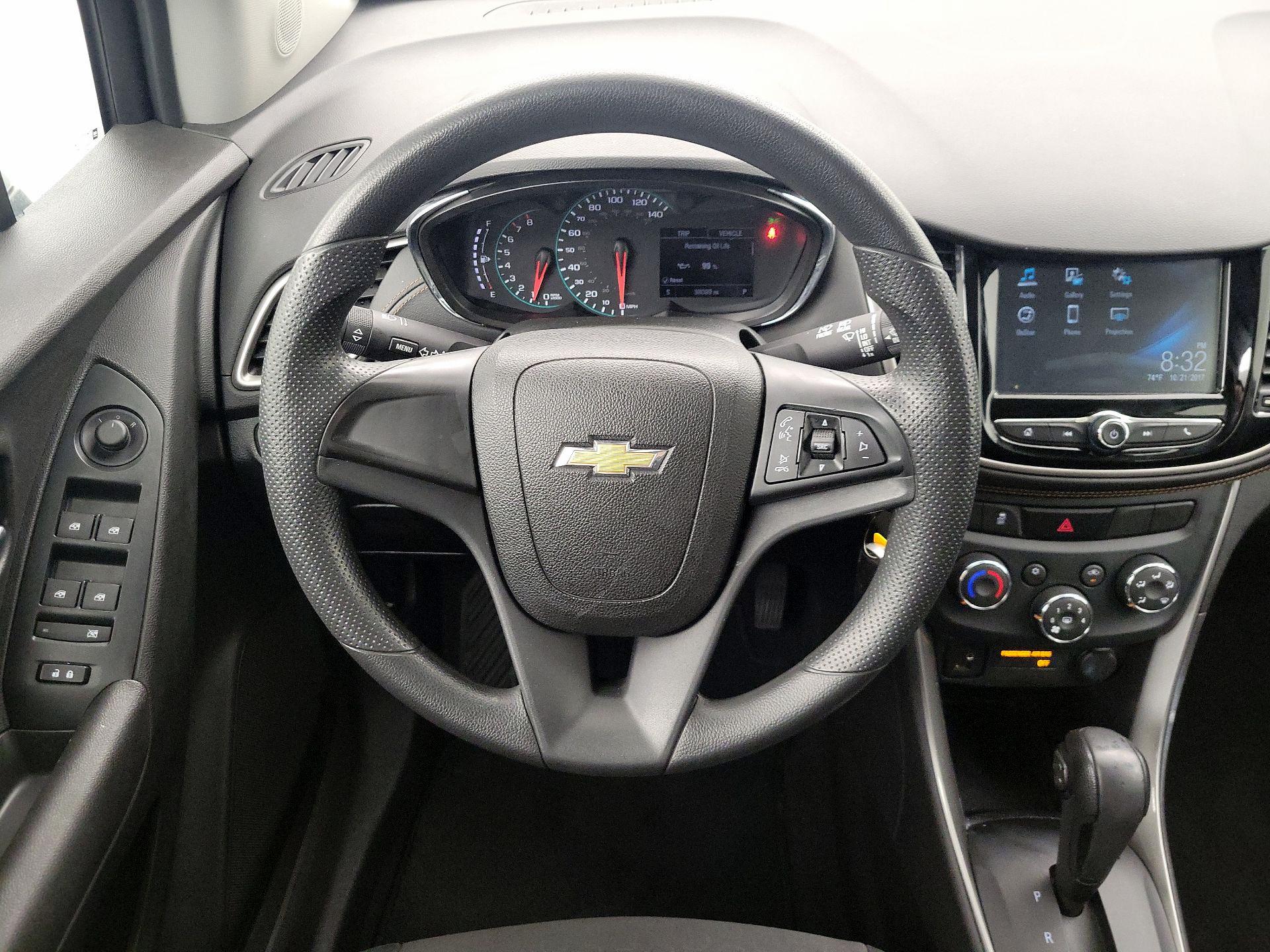 Thumbnail: 2017 Chevrolet Trax - 10