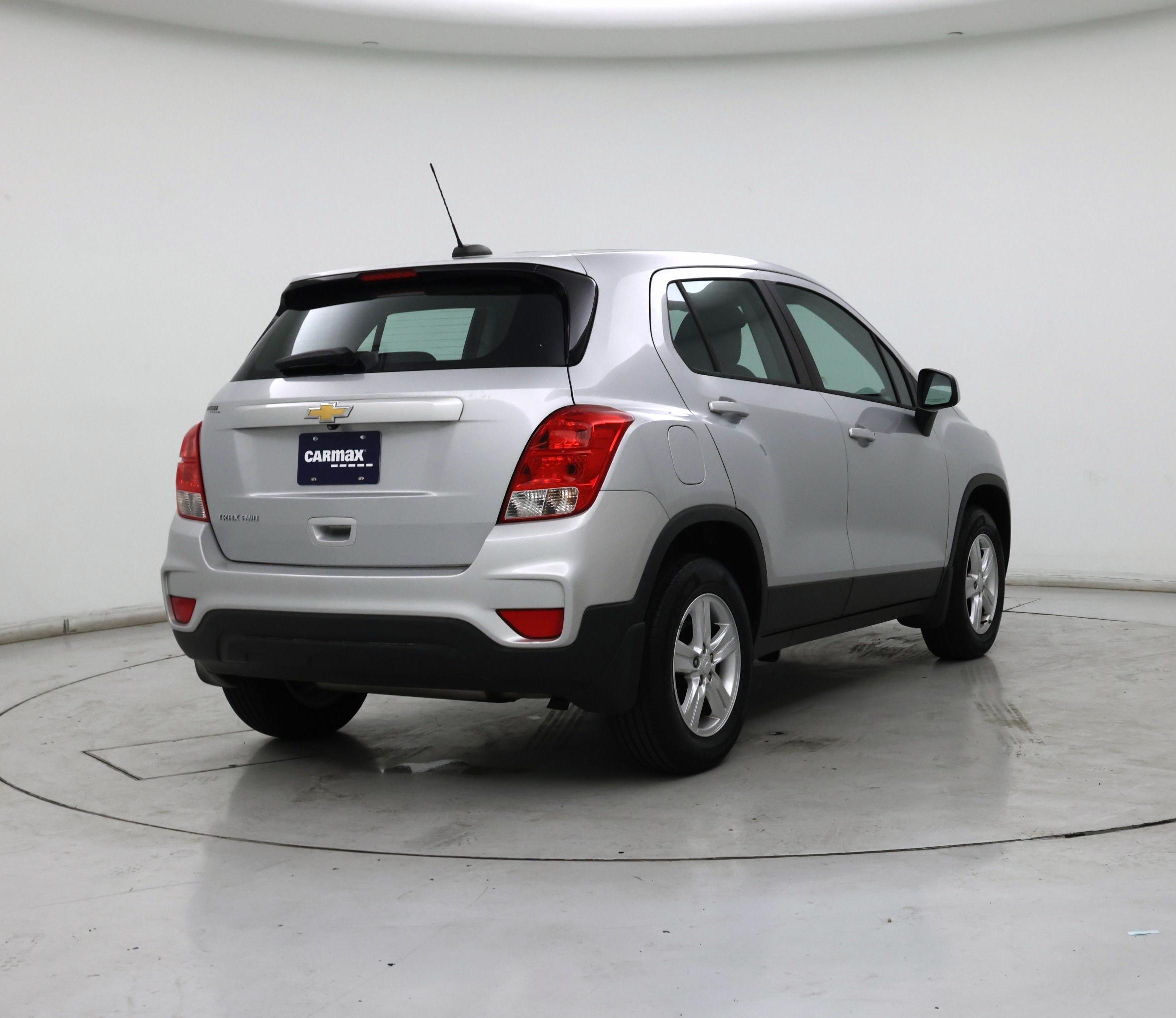 Thumbnail: 2017 Chevrolet Trax - 8