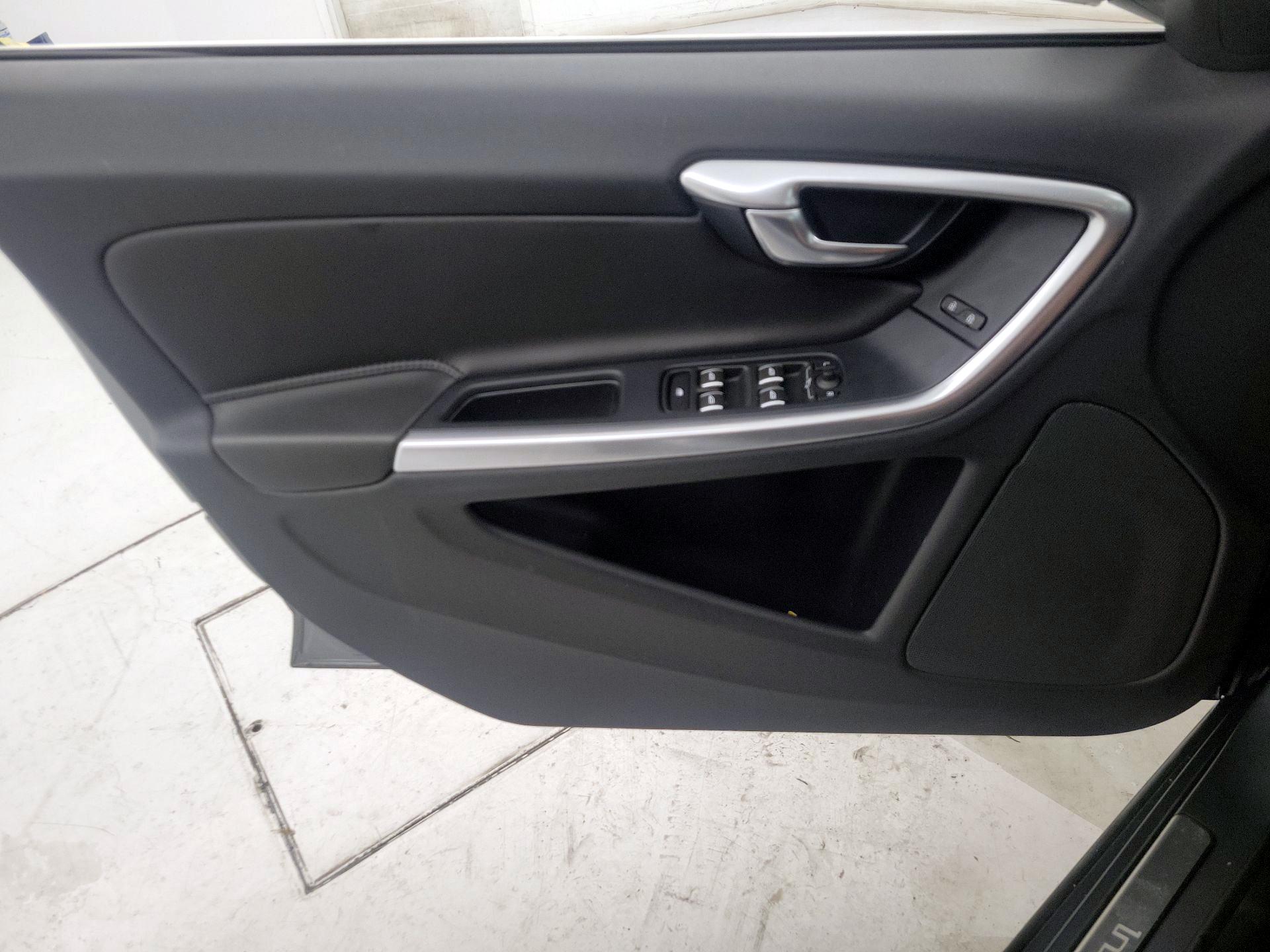 Thumbnail: 2017 Volvo S60 - 12