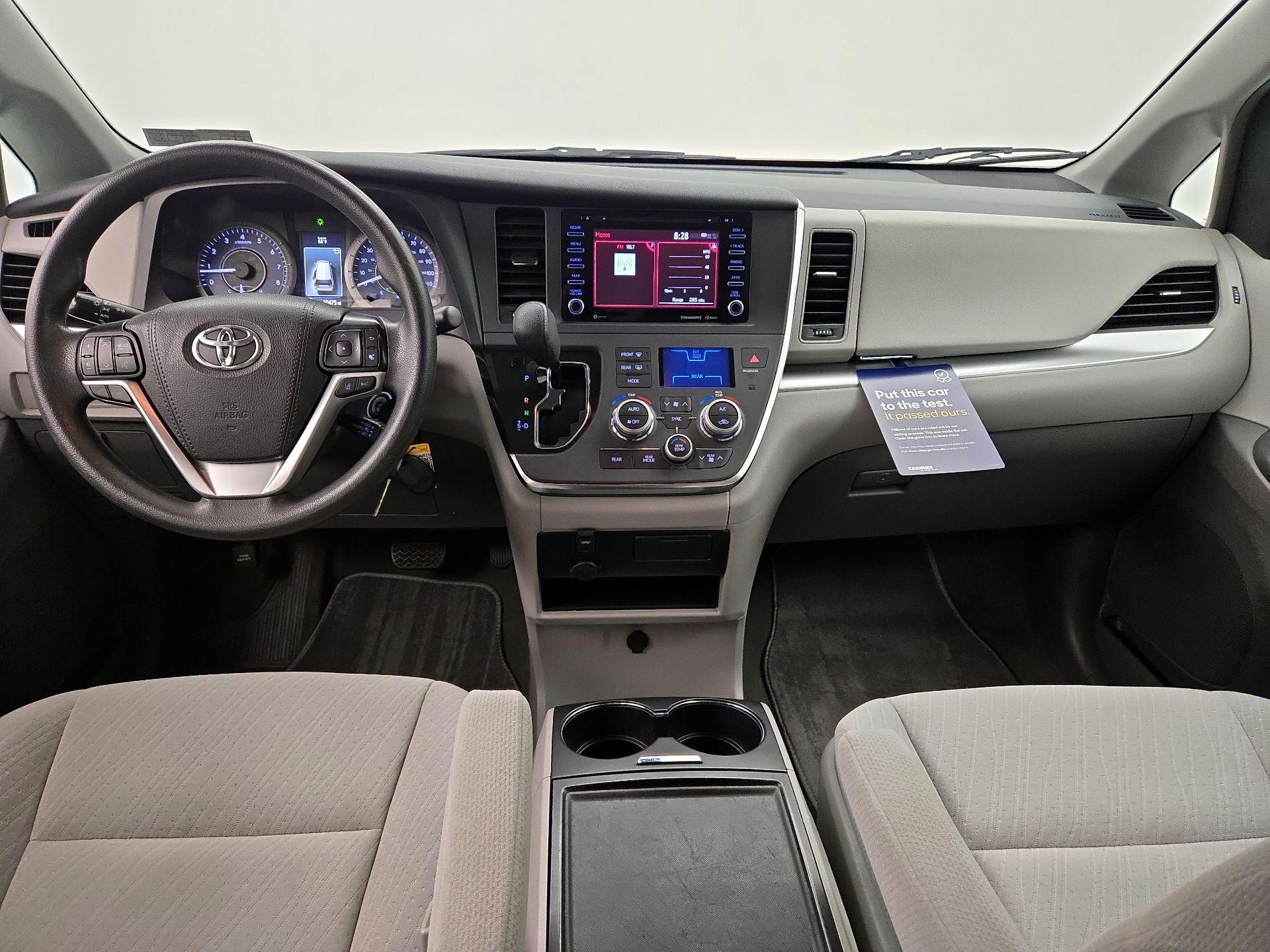 Thumbnail: 2019 Toyota Sienna - 9