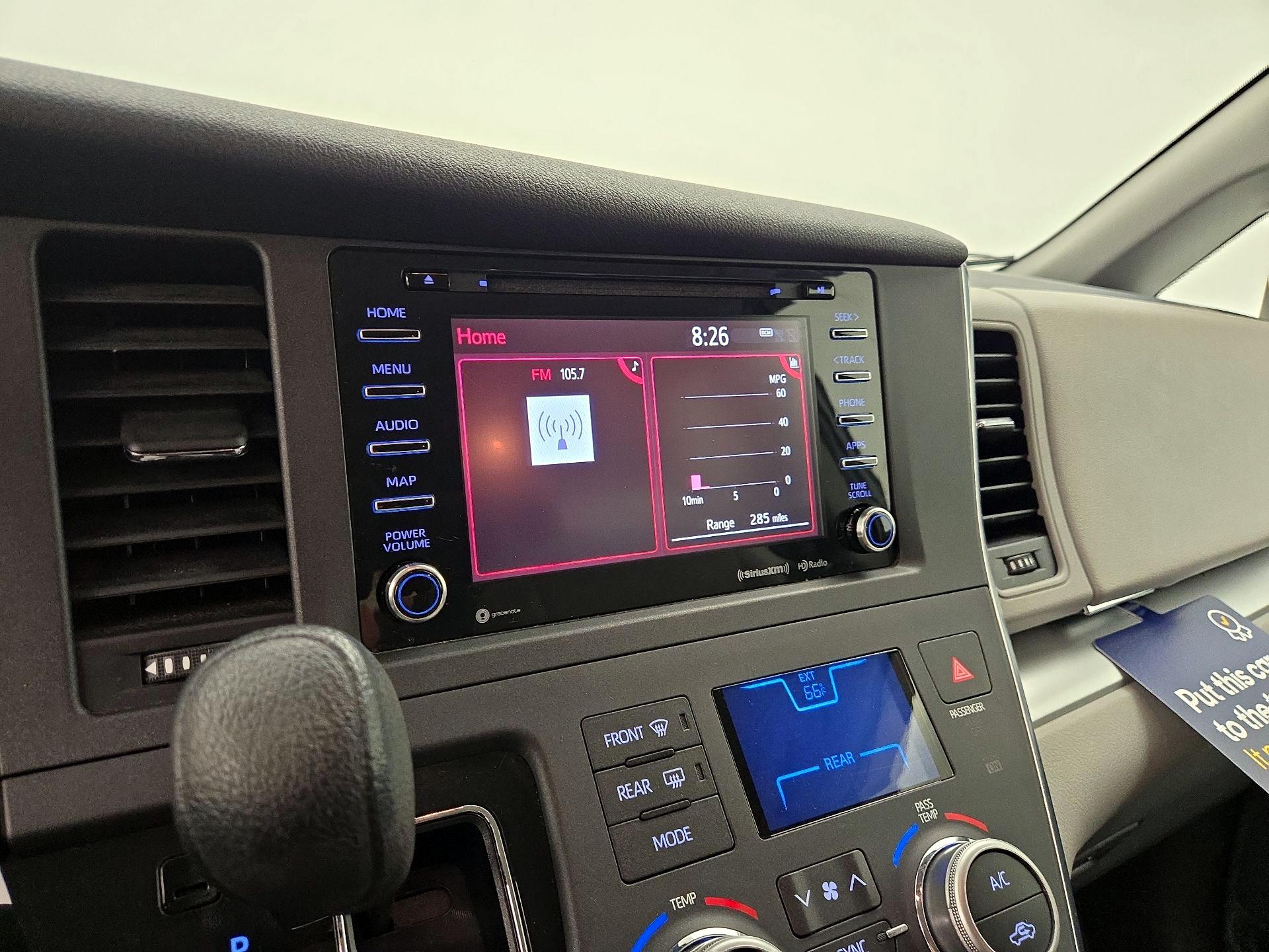 Thumbnail: 2019 Toyota Sienna - 15