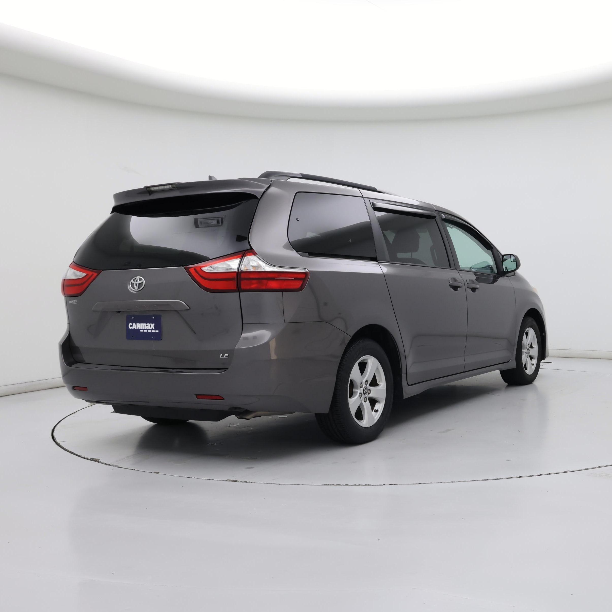 Thumbnail: 2019 Toyota Sienna - 8